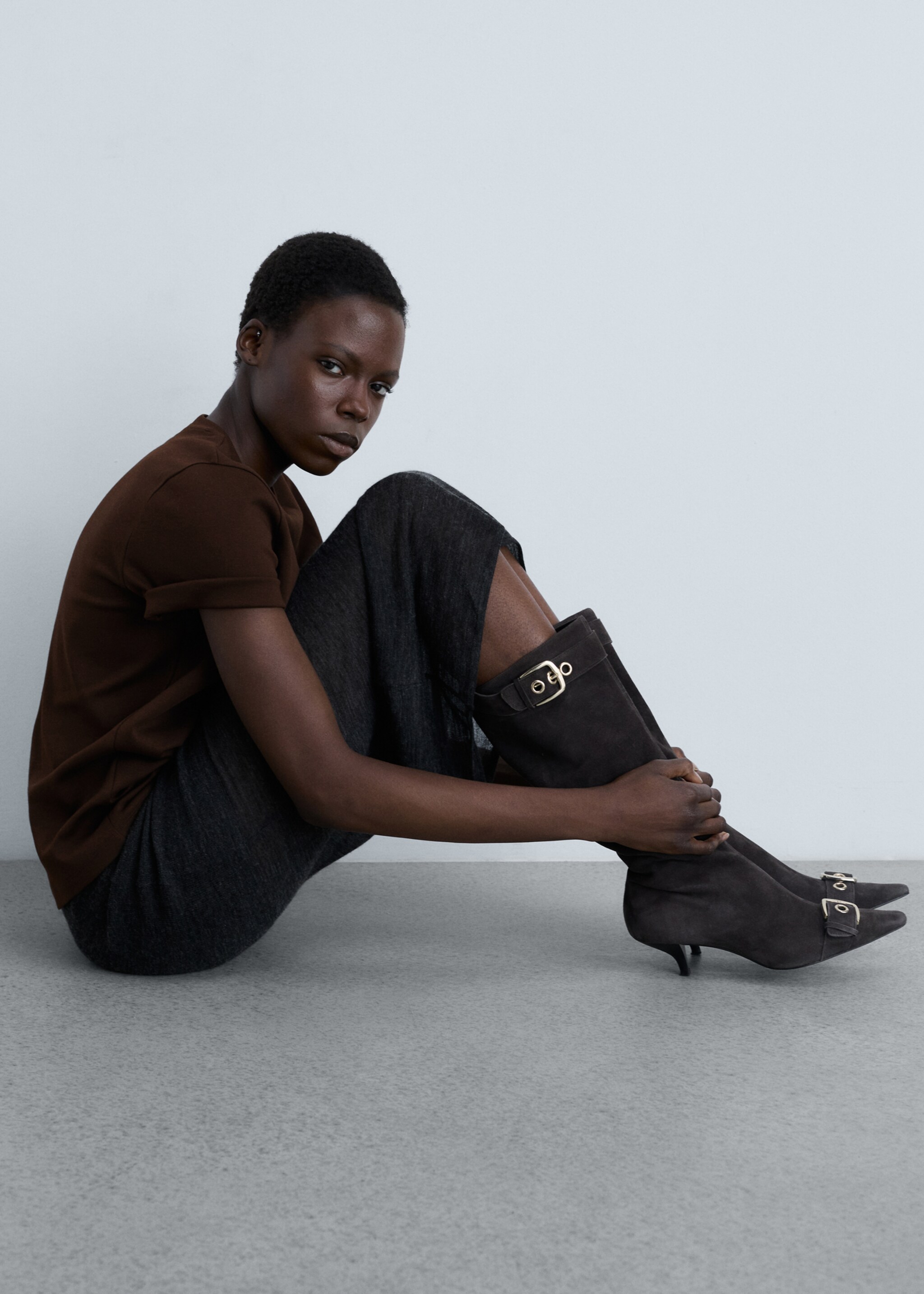 Short-sleeved cotton t-shirt - Details of the article 2