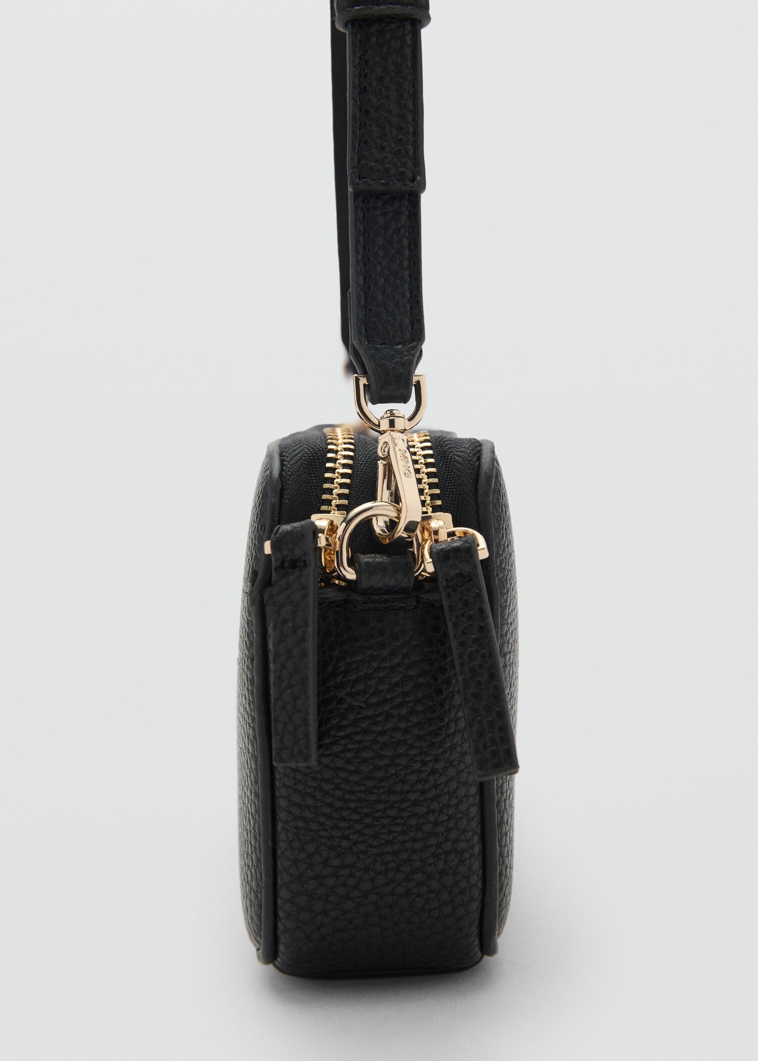 Shoulder bag with double zip - Details of the article 1