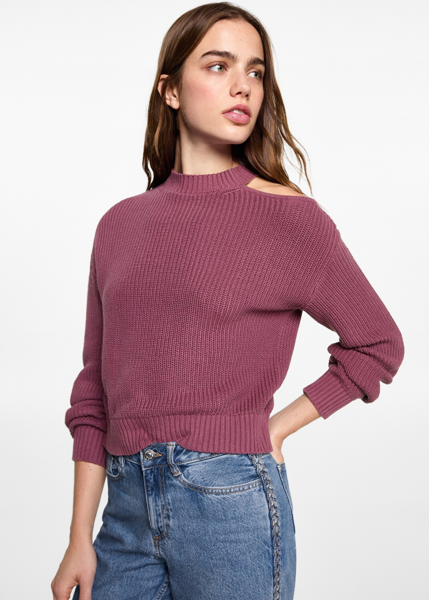 Asymmetrical sweater with shoulder opening - Medium plane