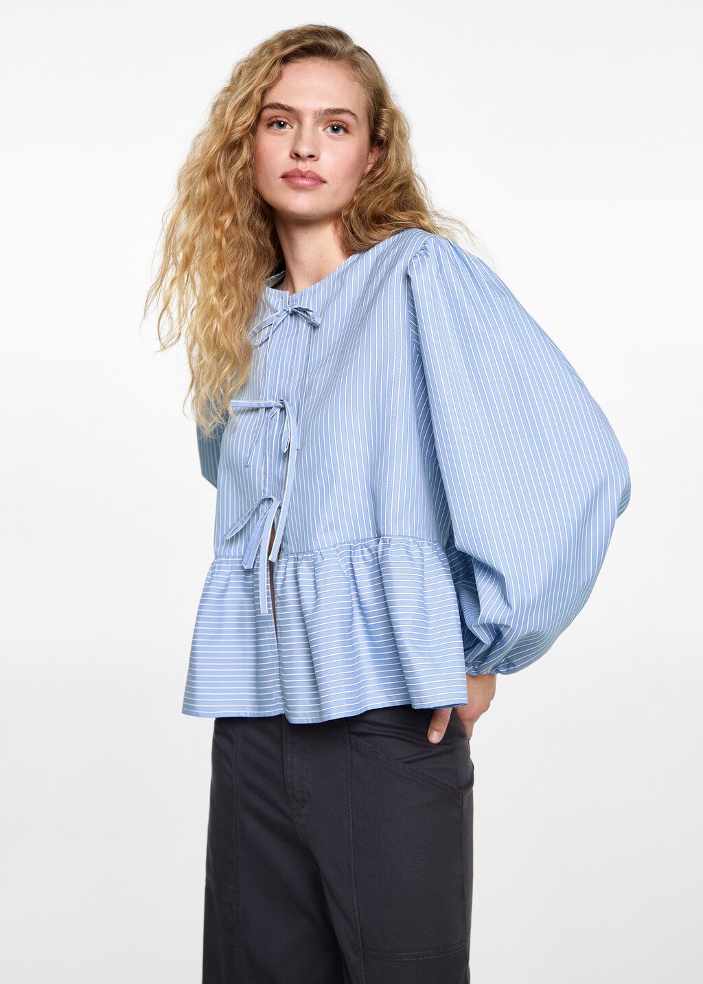 Gestreepte blouse met strikken - Teen | MANGO Nederland Gestreepte blouse met strikken - Teen | MANGO Nederland