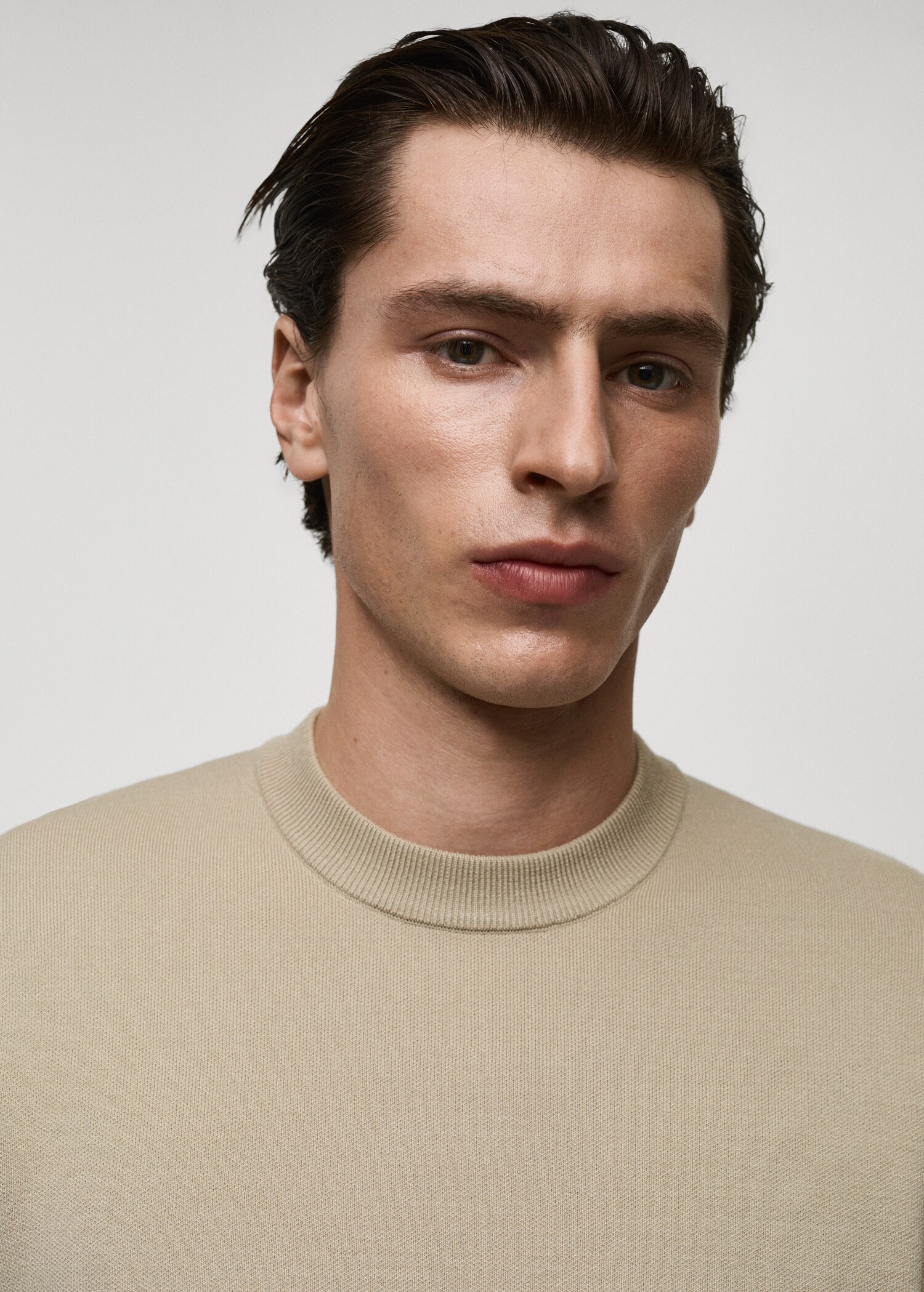 Medium-knit regular-fit sweater - Details of the article 1