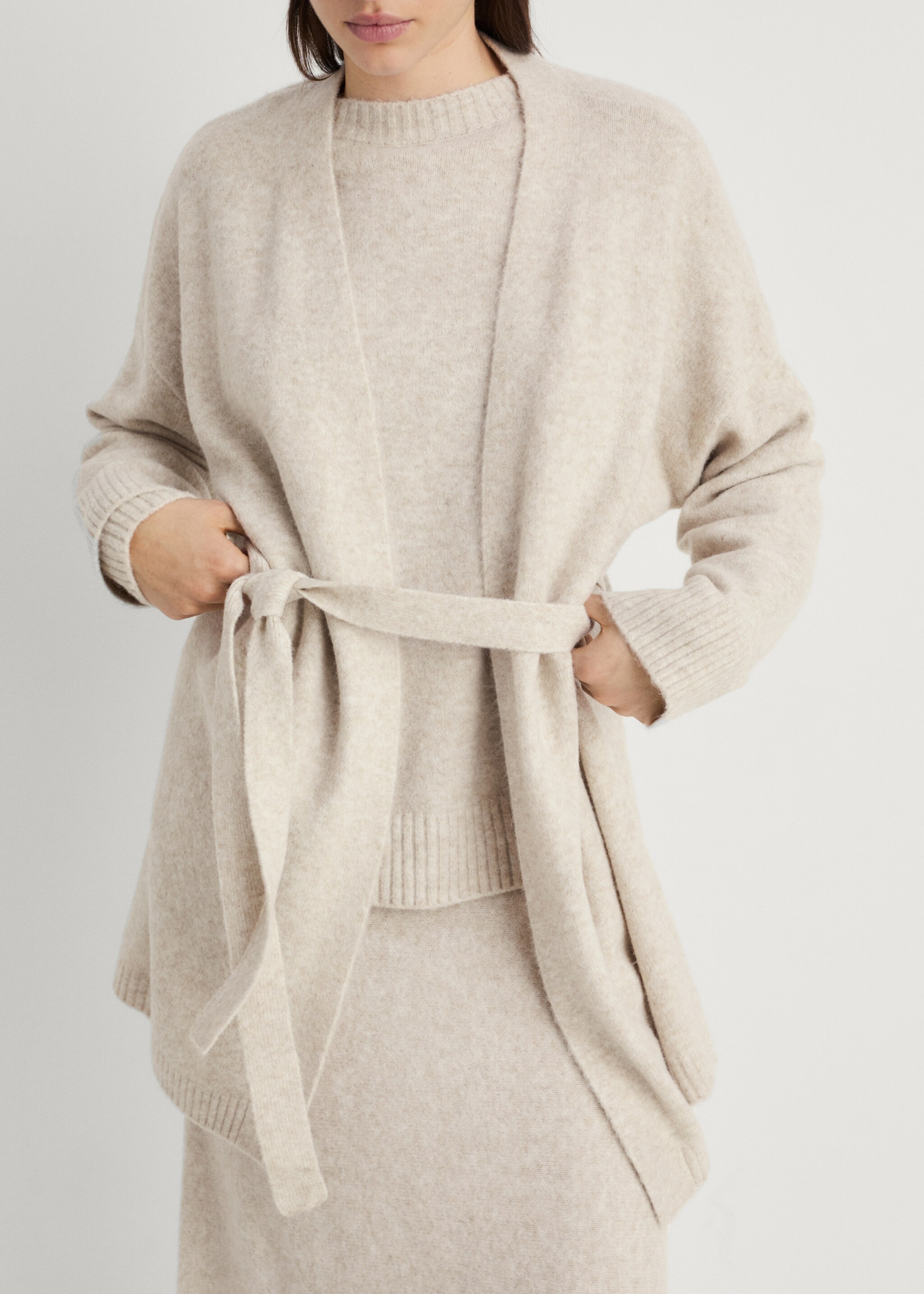 Short knitted cardigan - Medium plane