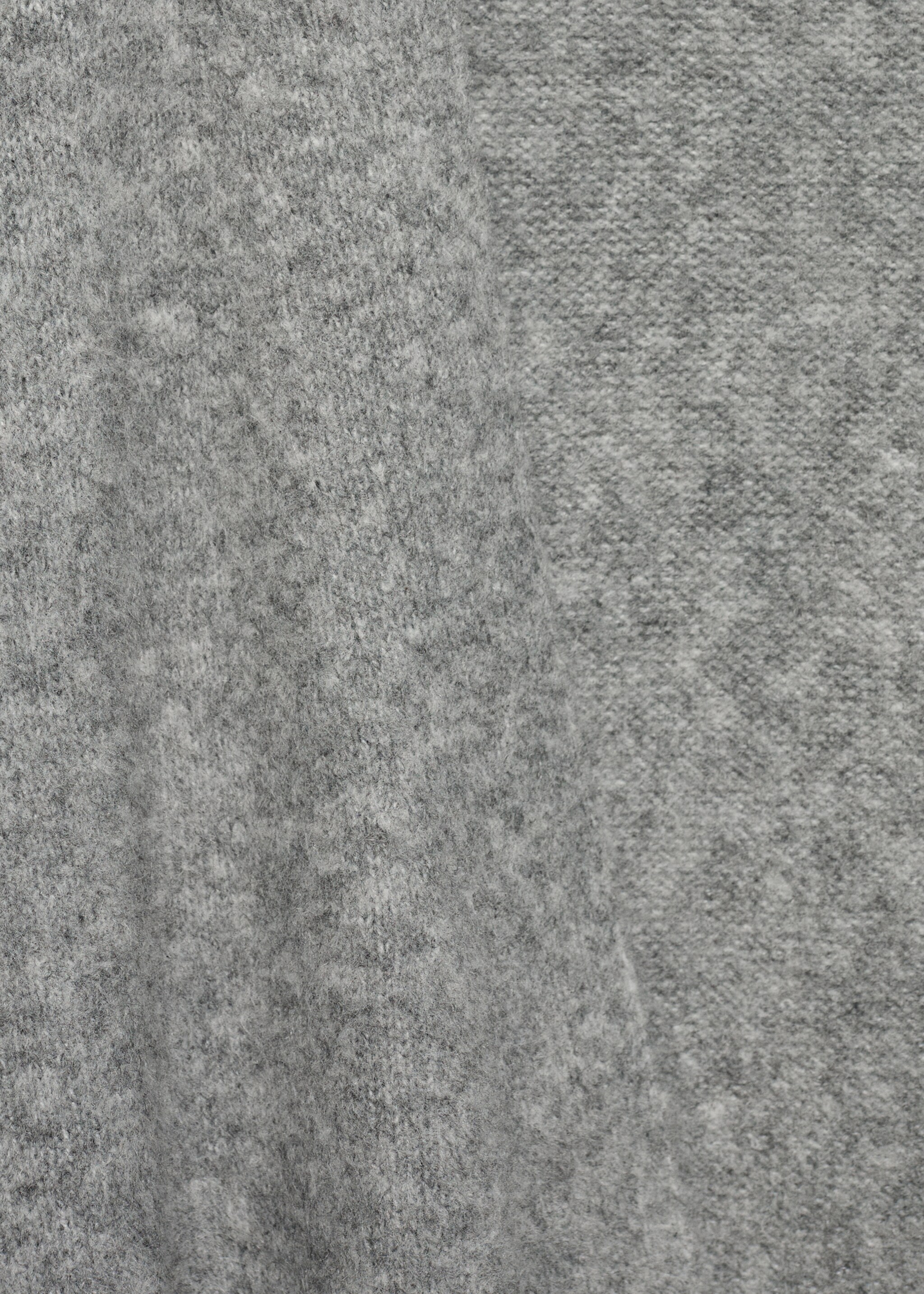 Short knitted cardigan - Details of the article 0