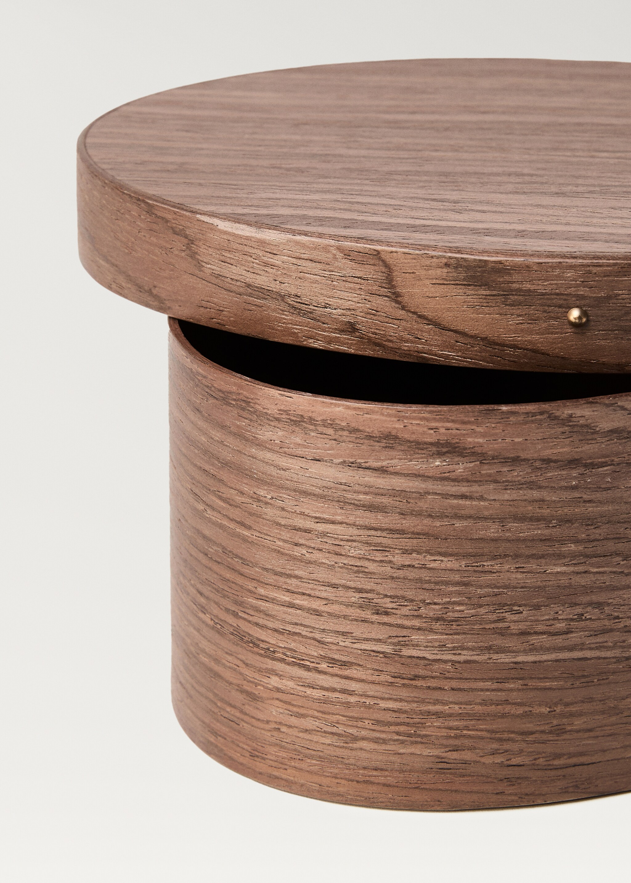 Small oval wooden box - Details of the article 3