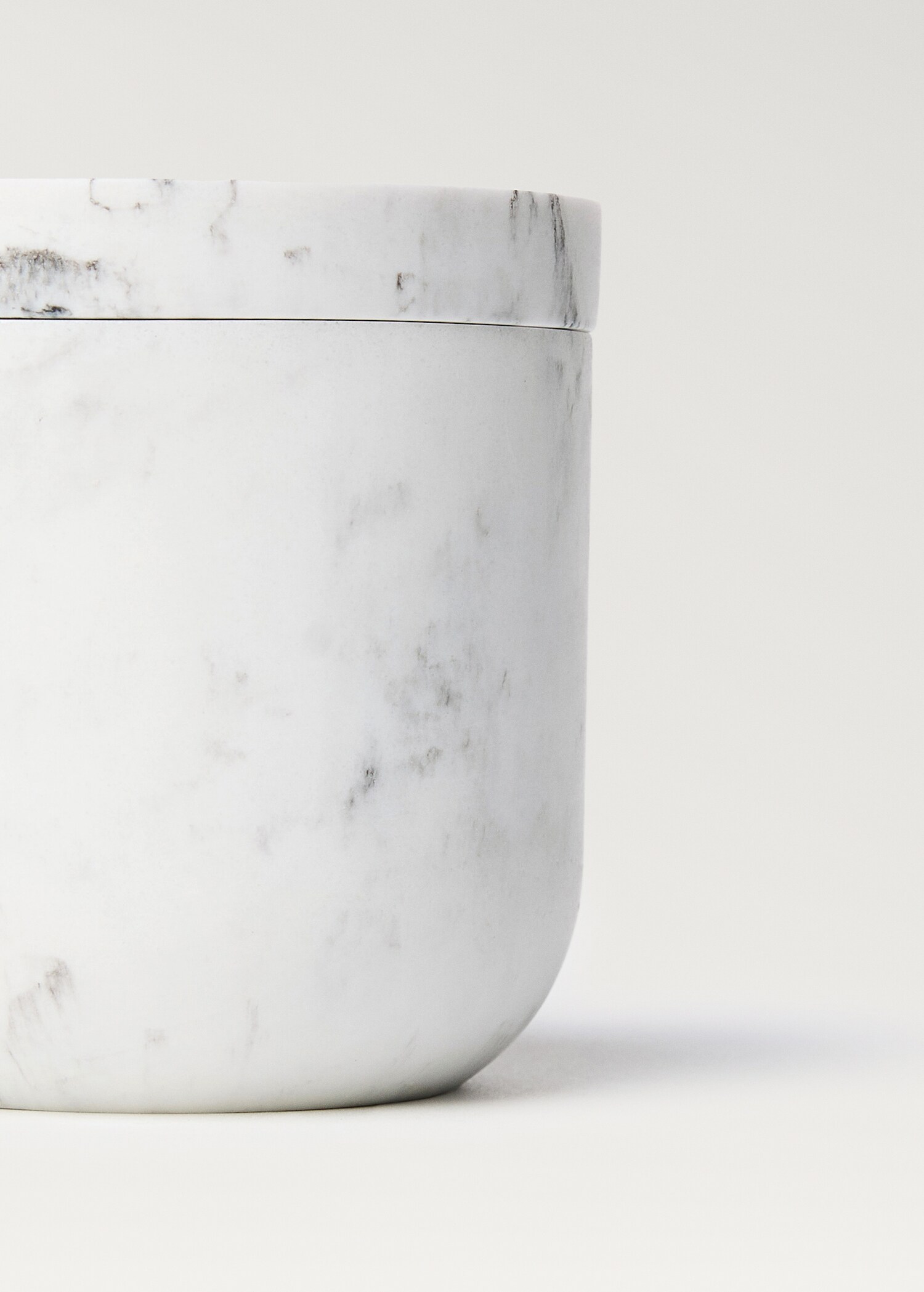Marble-effect bathroom jar - Details of the article 2