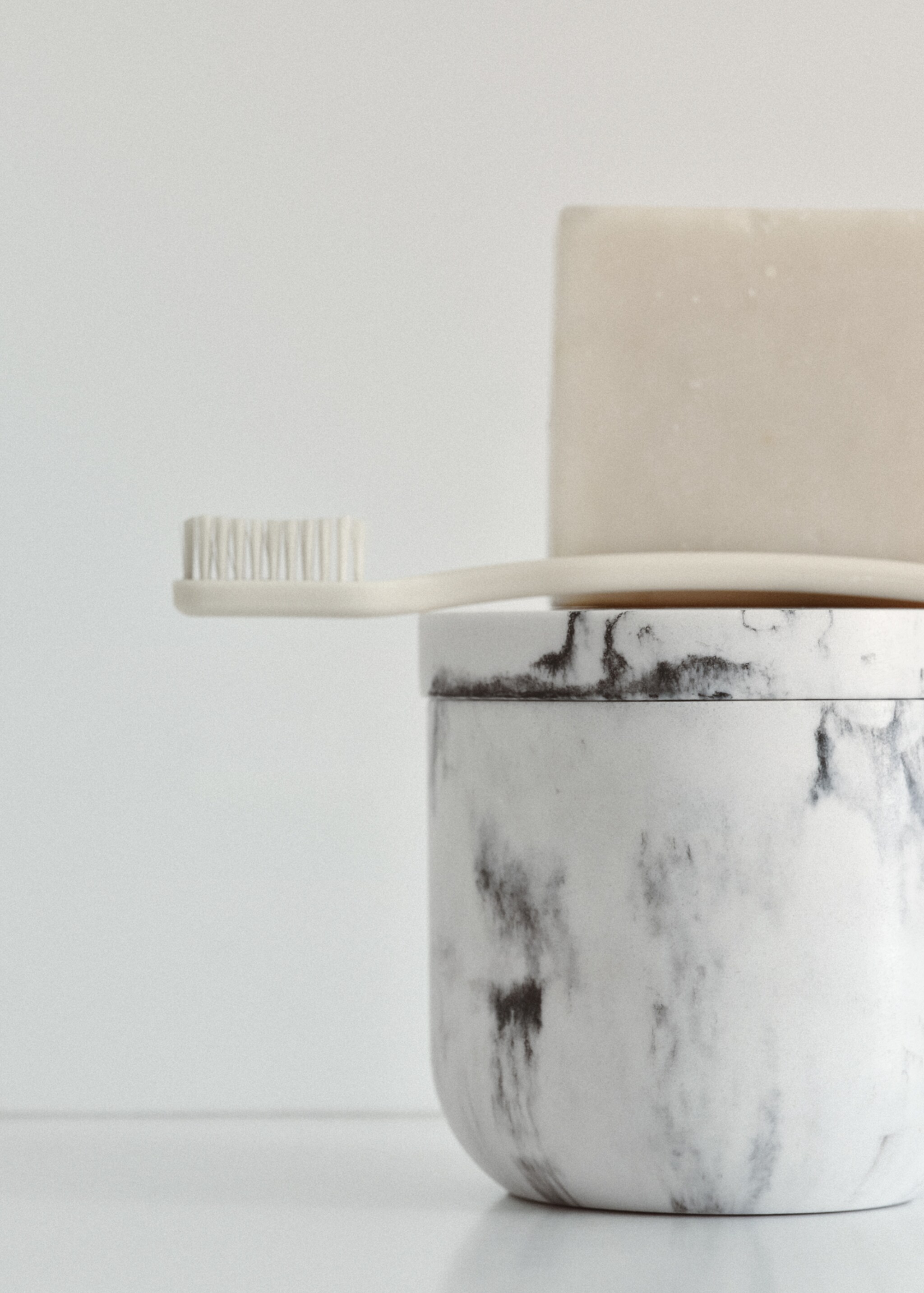 Marble-effect bathroom jar - Details of the article 6