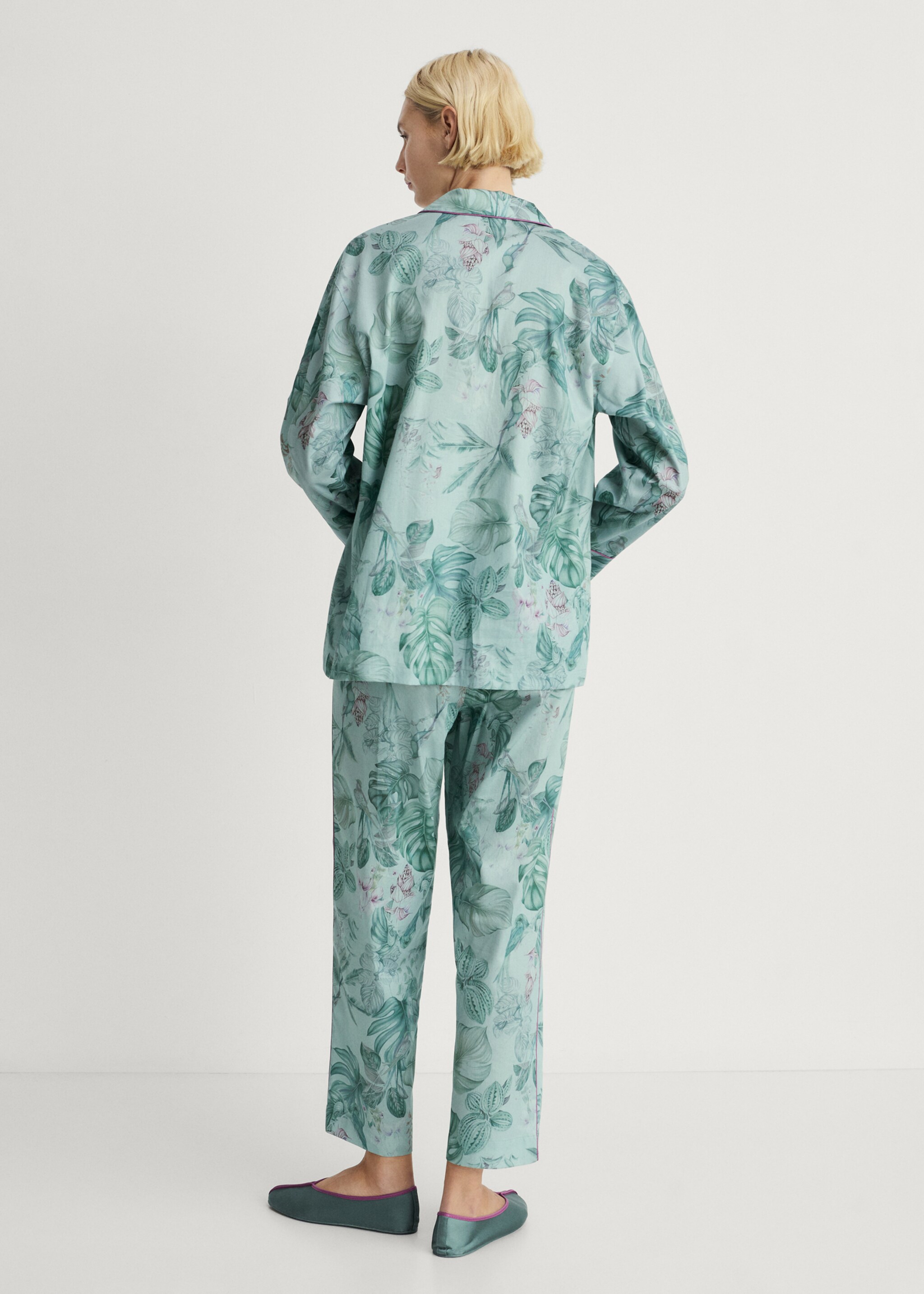 Pyjamahose mit Tropical Print - Rückseite des Artikels
