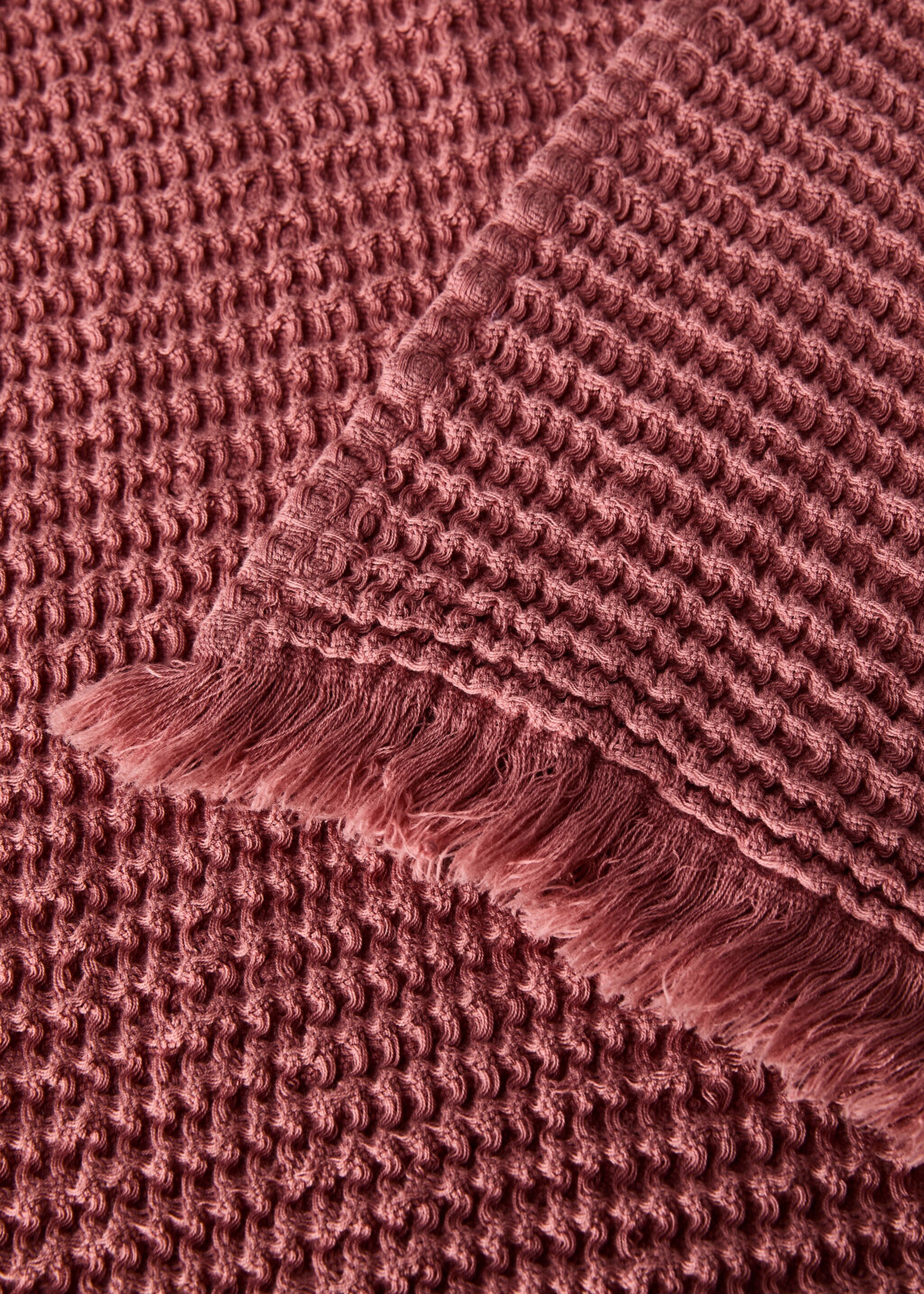 Cotton waffle blanket - Details of the article 1, Medium Pink. Ref: 87092928-00.