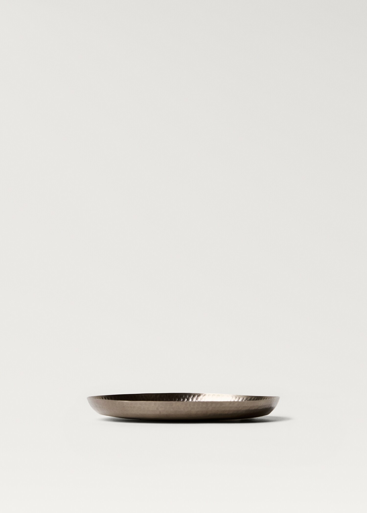 Medium hammered metal tray - Article without model