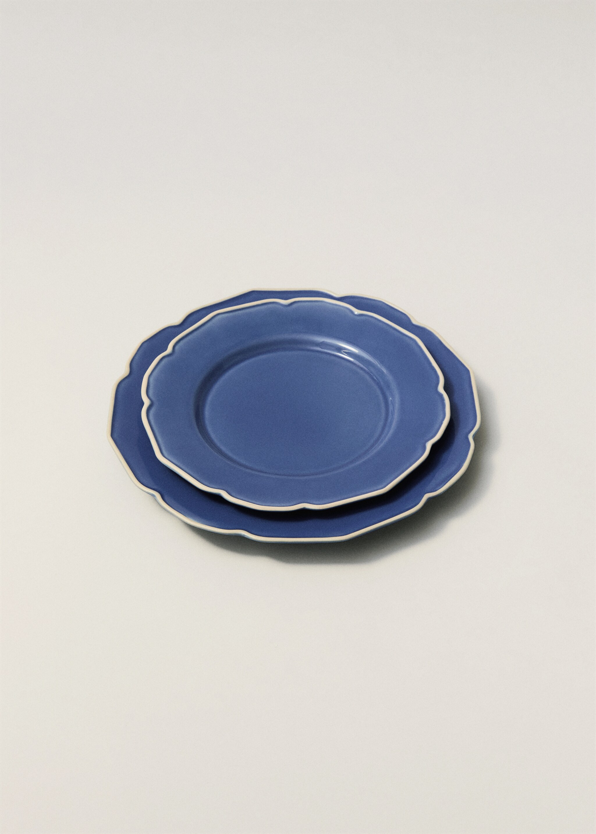 Dinerbord van gegolfd steengoed - Detail van het artikel 8