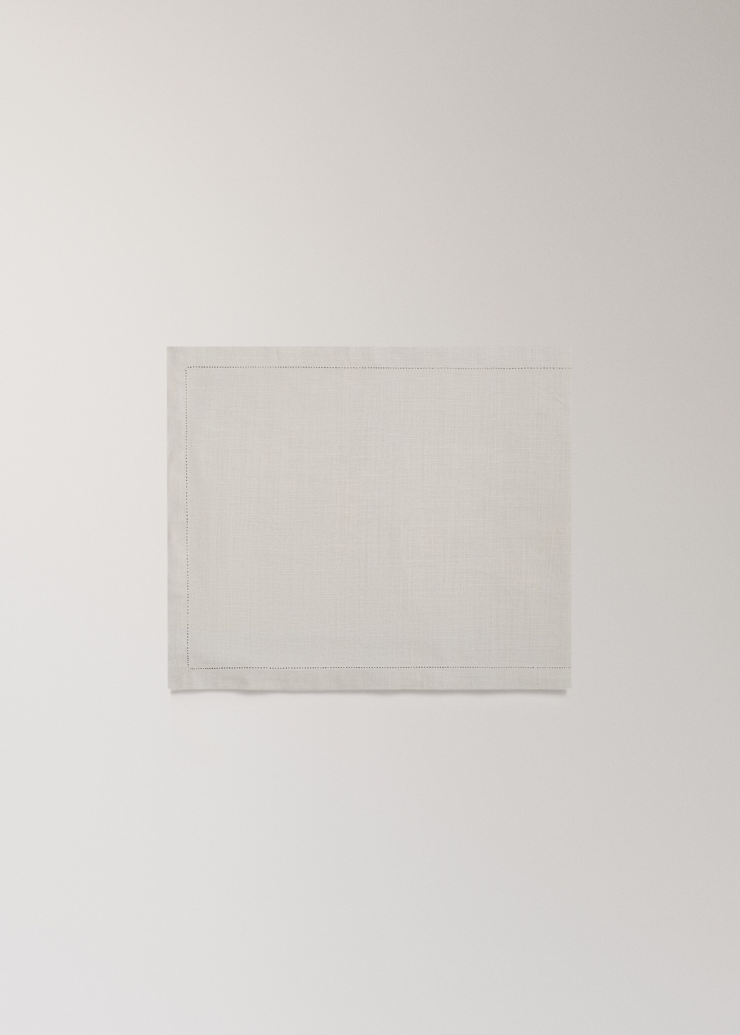 Cotton table runner with hemstitch detail - Article without model