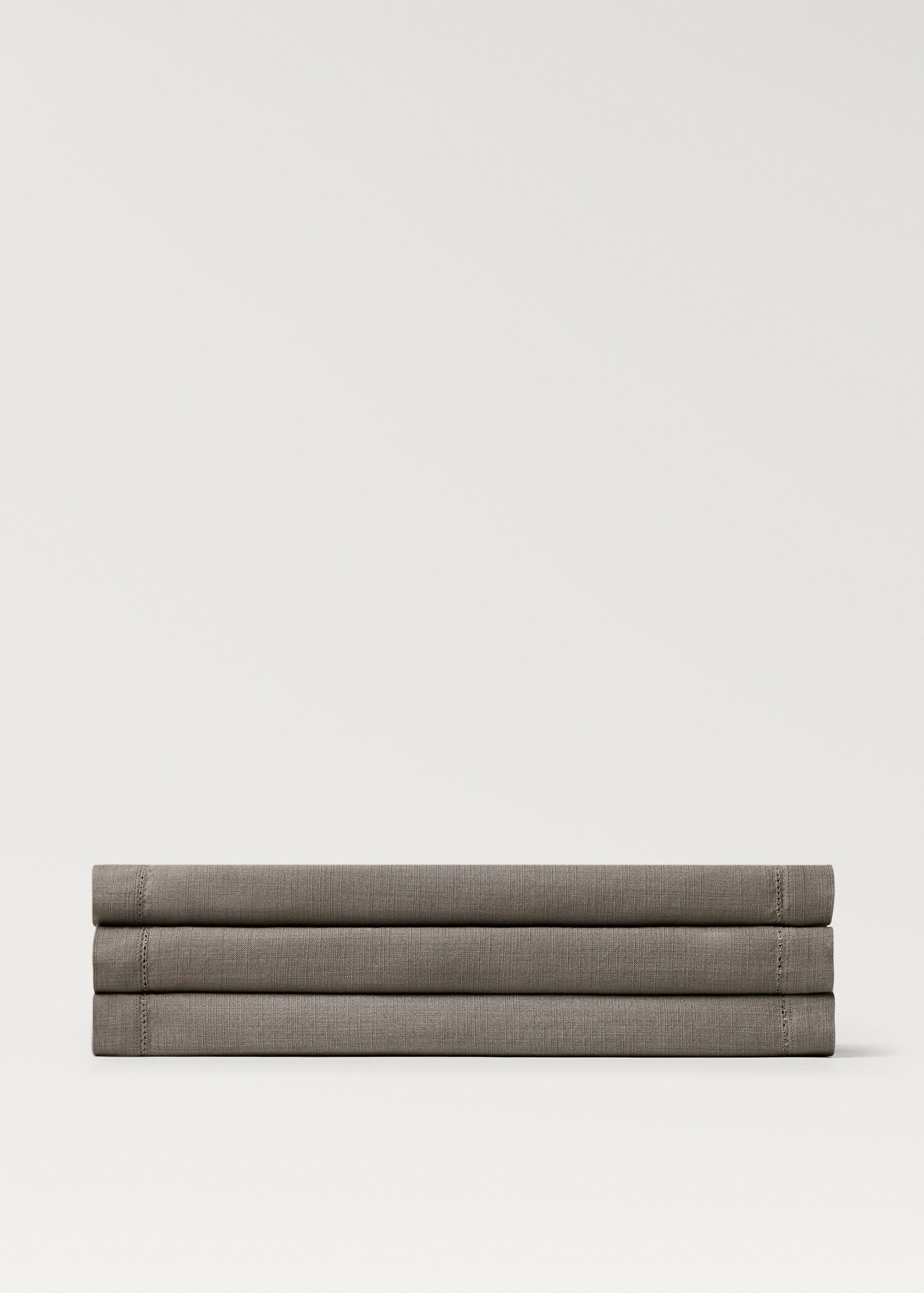 Cotton table runner with hemstitch detail - Article without model