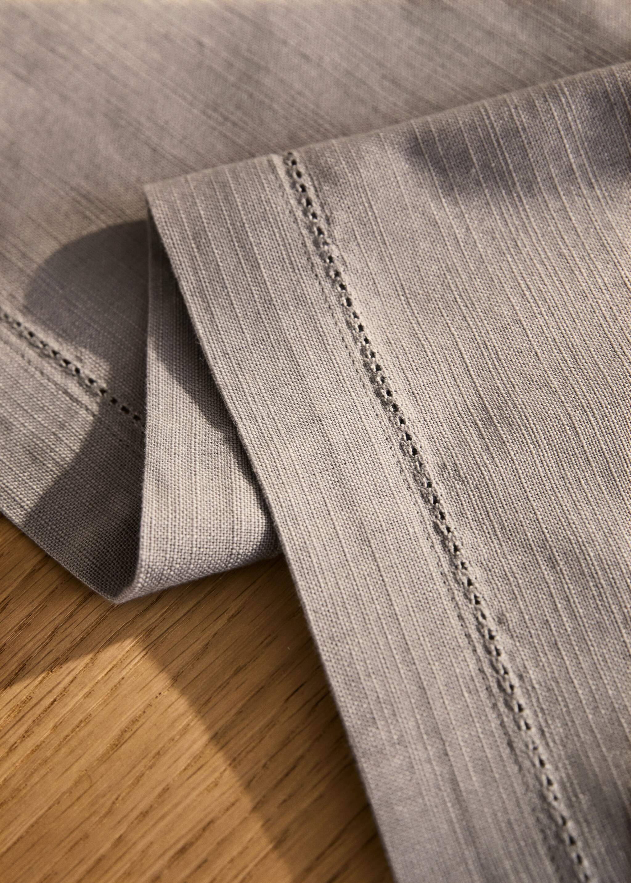 Cotton table runner with hemstitch detail - Details of the article 8