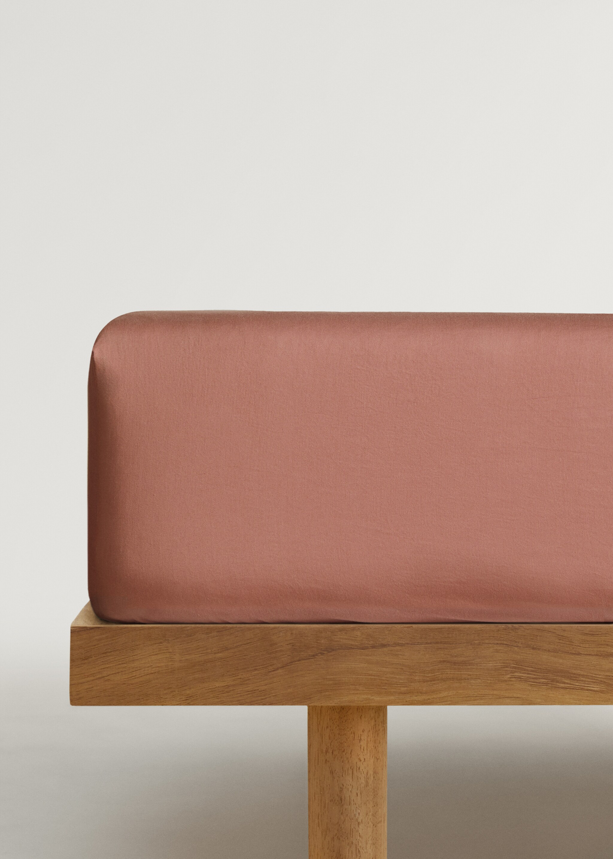 Washed cotton satin fitted sheet Single bed - Article without model, Russet. Ref: 87092951-00.