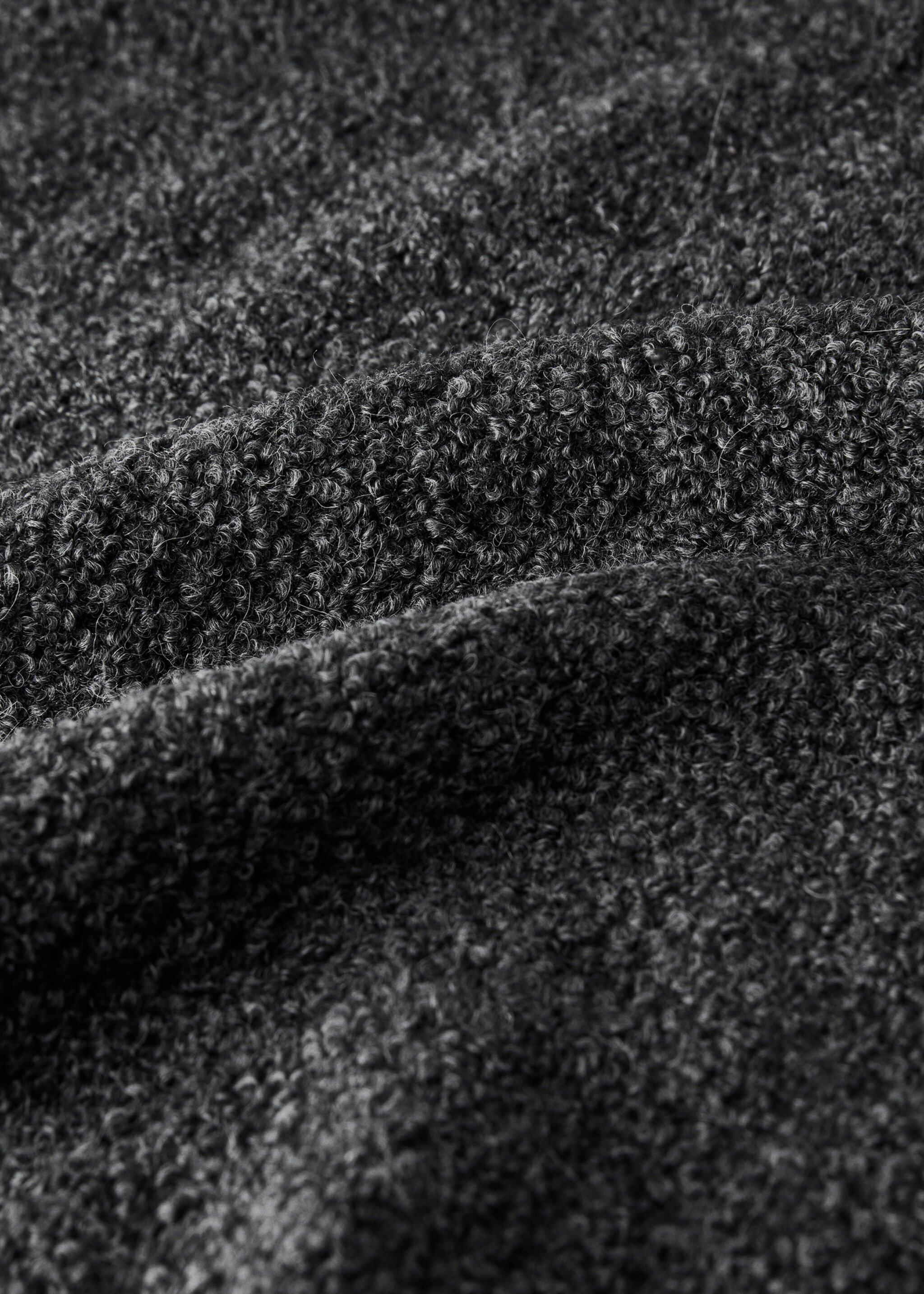 Blanket with bouclé texture - Details of the article 2