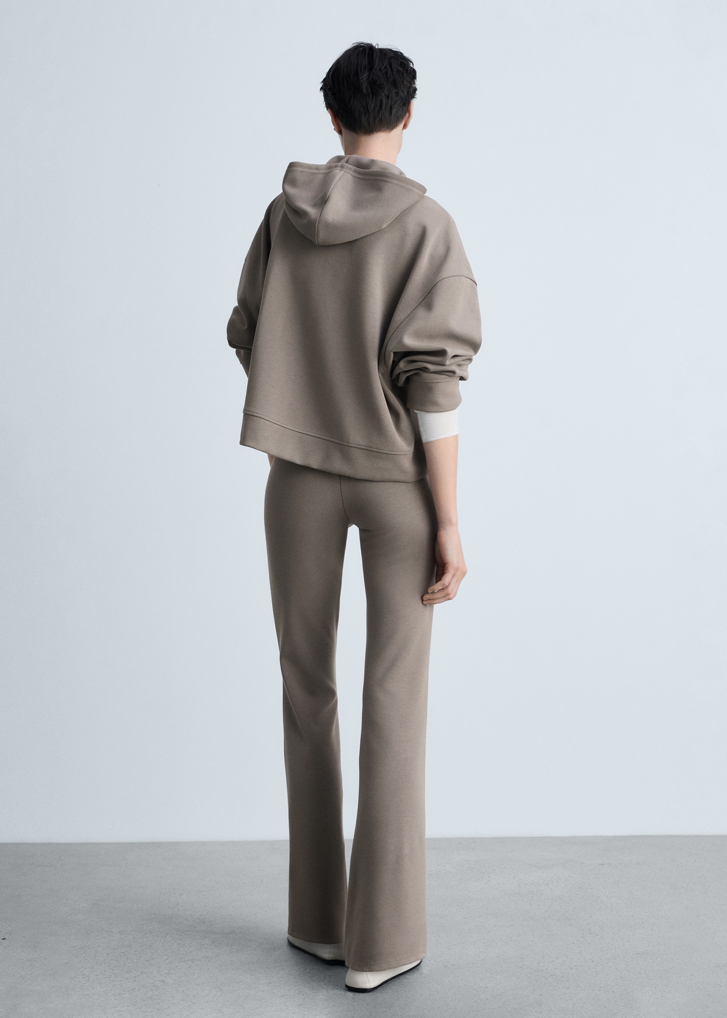 Straight knitted trousers - Reverse of the article