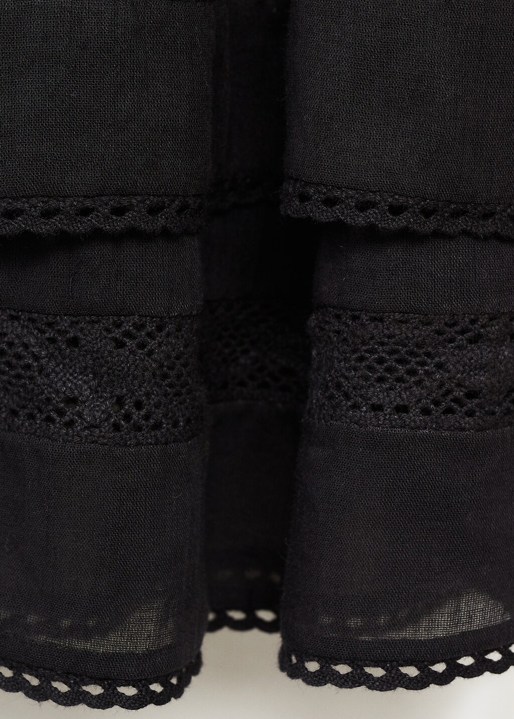 Gathered skirt with ruffles