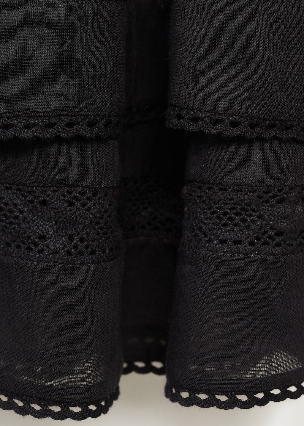 Gathered skirt with ruffles