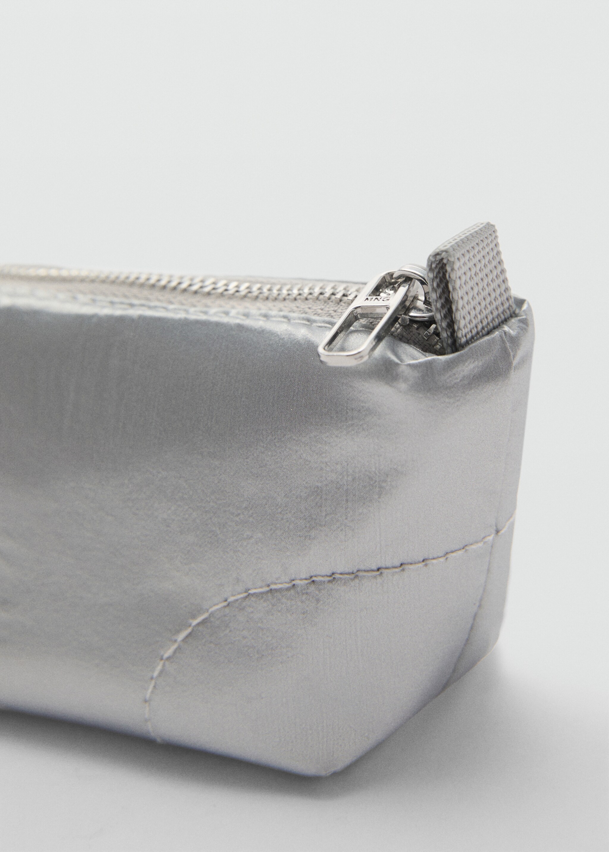 Logo coin purse with zip - Details of the article 2