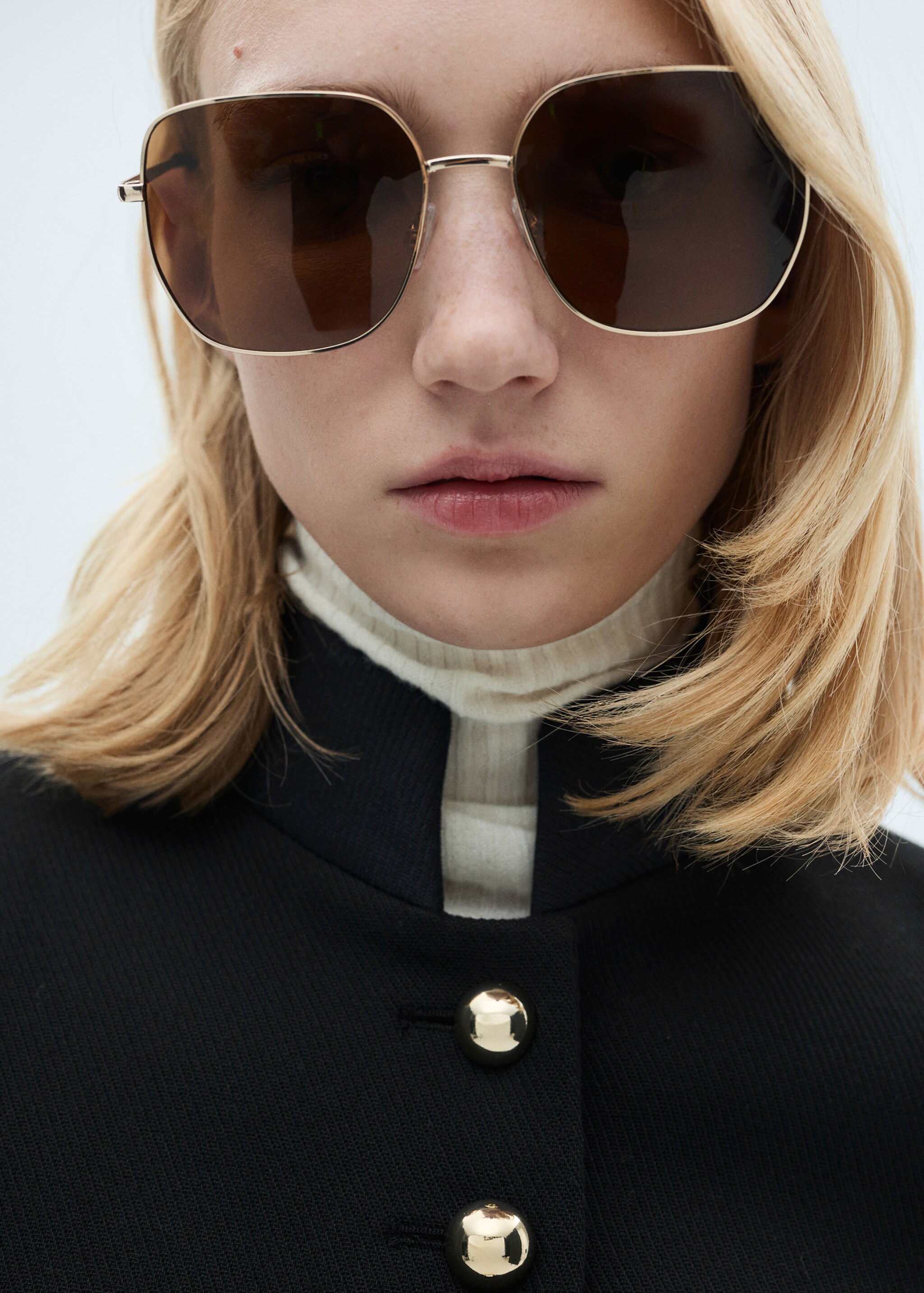 Jacket with jewel-button strip collar - Details of the article 1