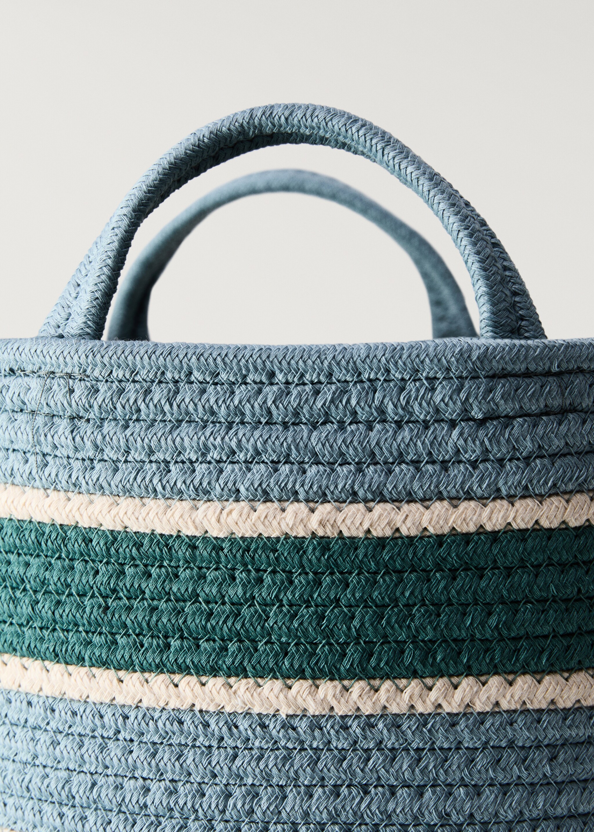 Medium striped double-handle children's basket - Details of the article 3