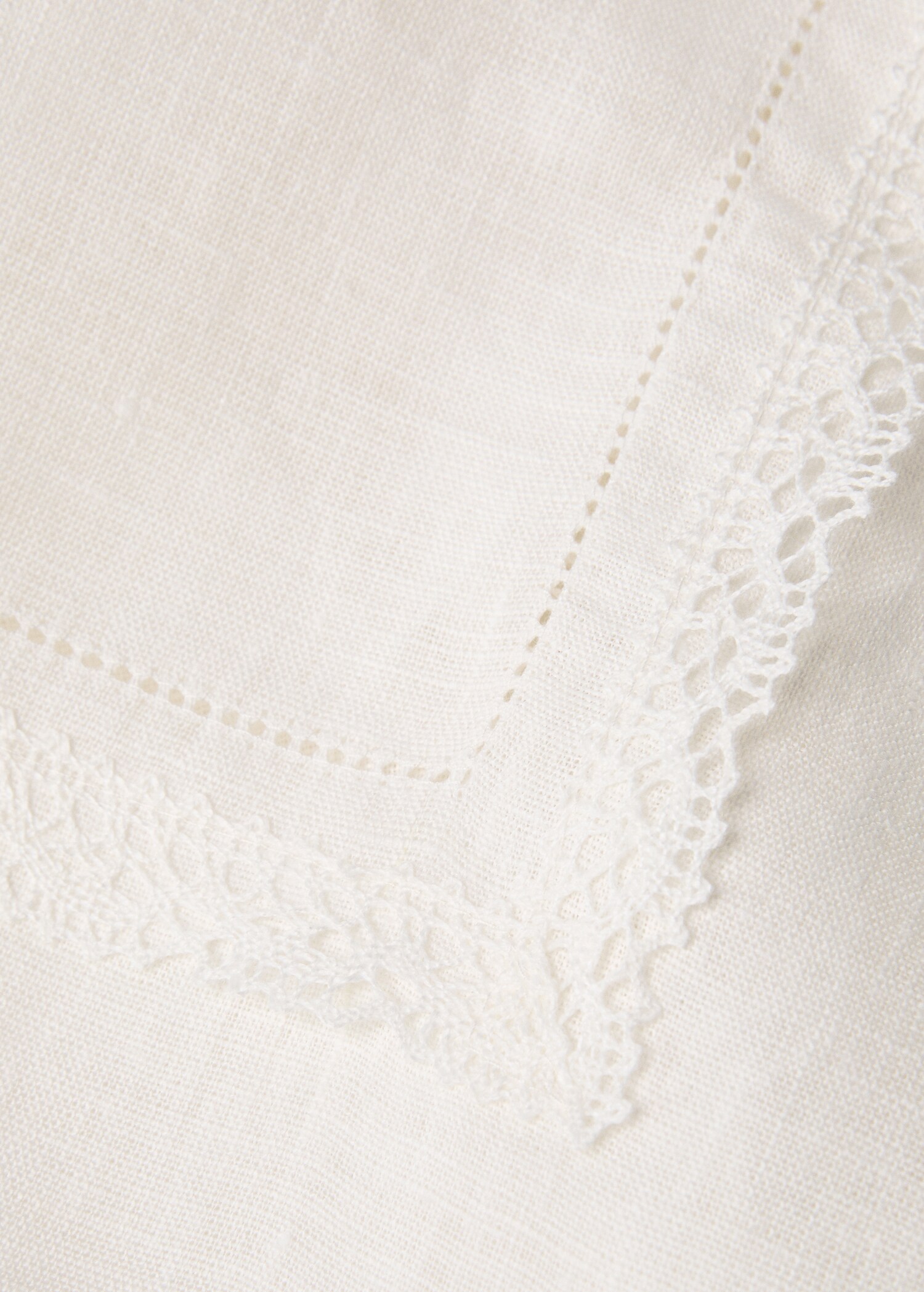 Nappe en lin et dentelle pour 8 à 10 convives - Détail de l'article 1