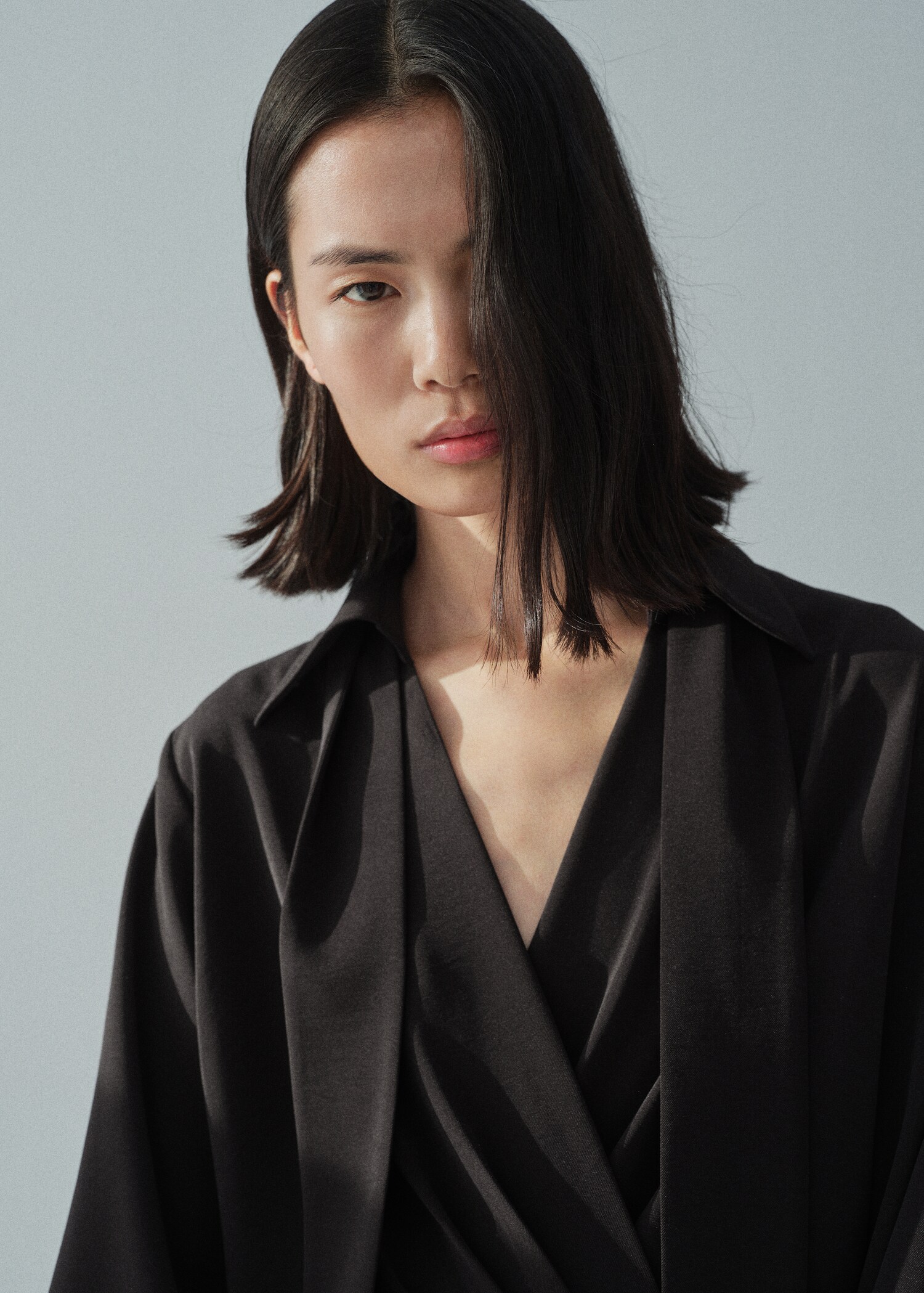 Wrap dress with shirt collar - Details of the article 1