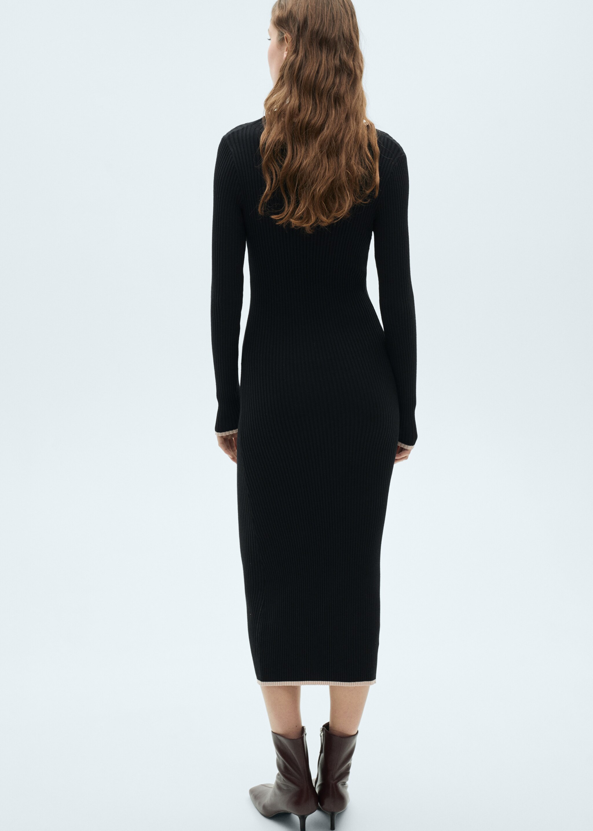 Contrast ribbed knit dress - Reverse of the article