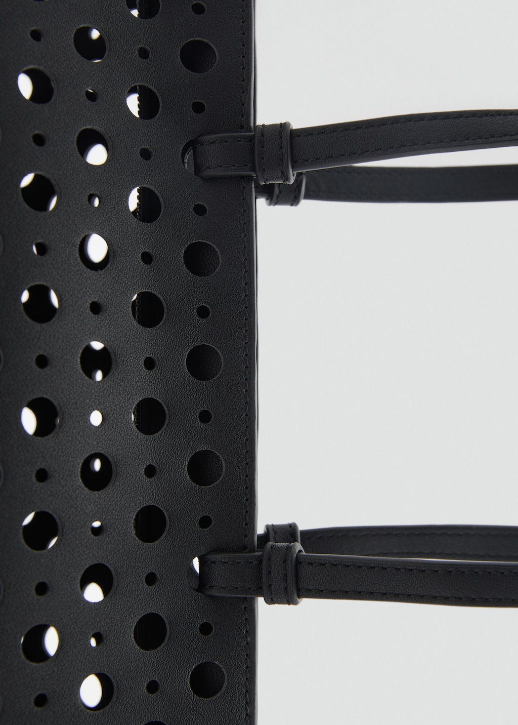 Die-cut shoulder bag - Women | MANGO USA