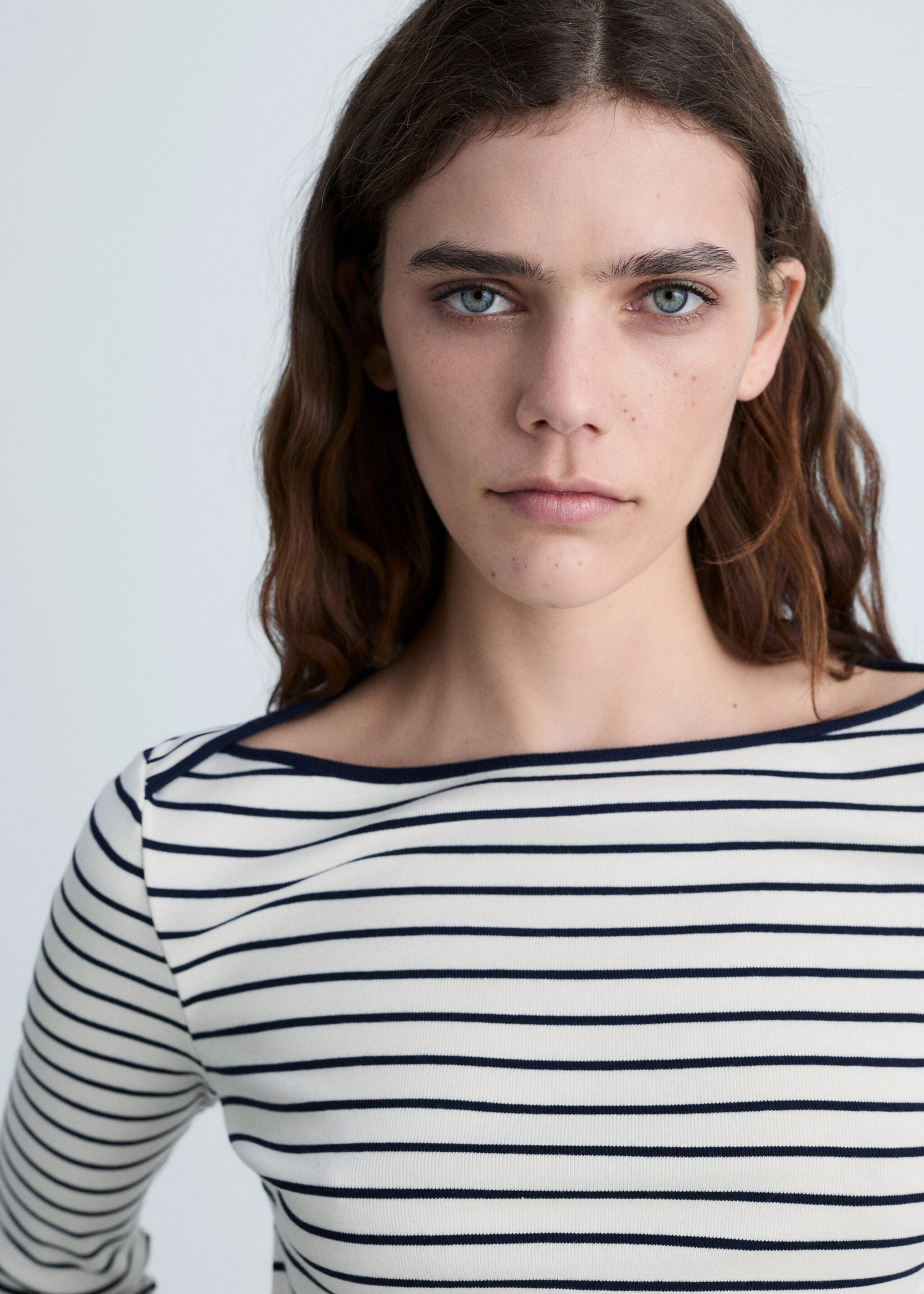 Gestreiftes T-Shirt mit Bateau-Ausschnitt - Detail des Artikels 1