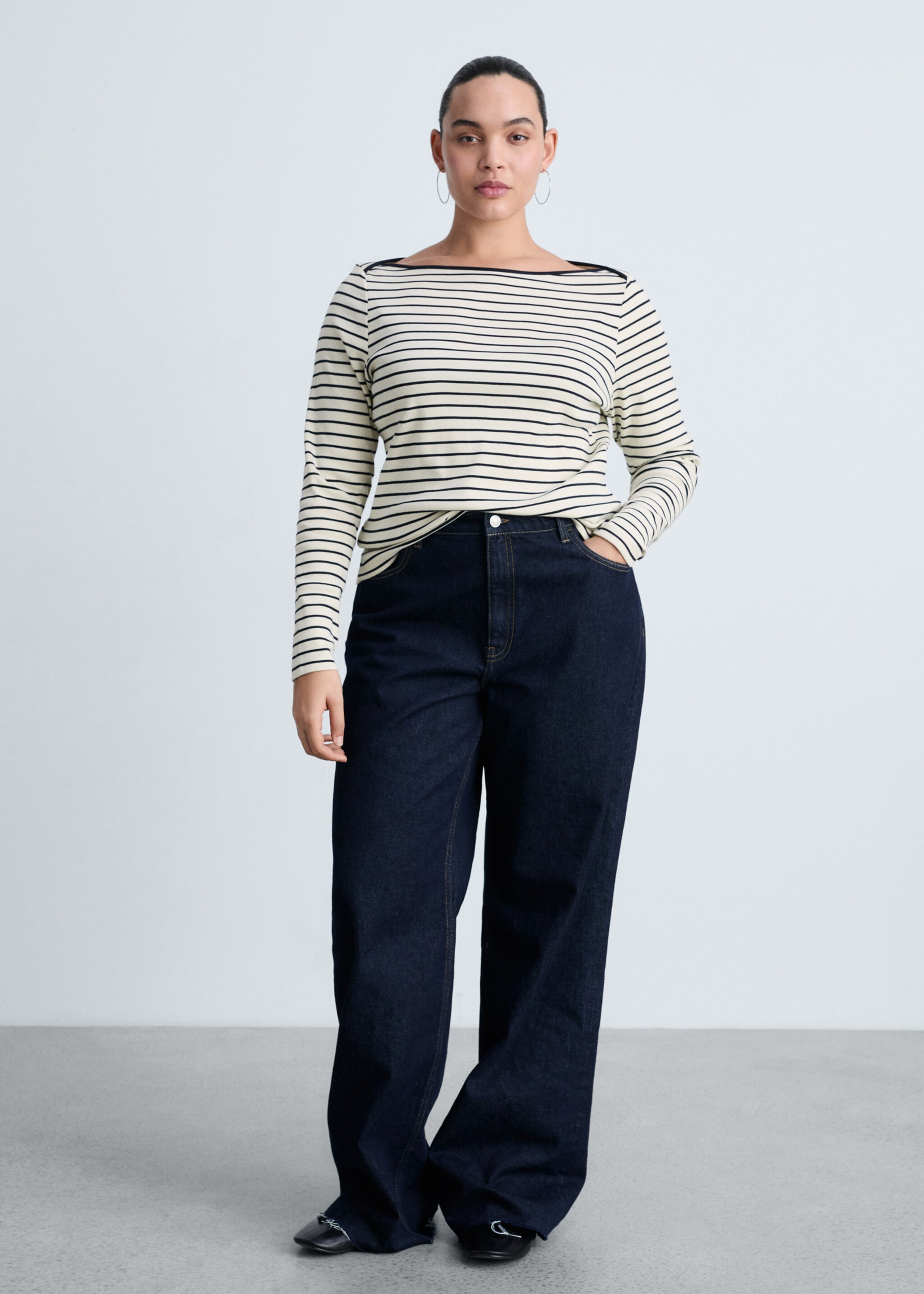 Gestreiftes T-Shirt mit Bateau-Ausschnitt - Detail des Artikels 3