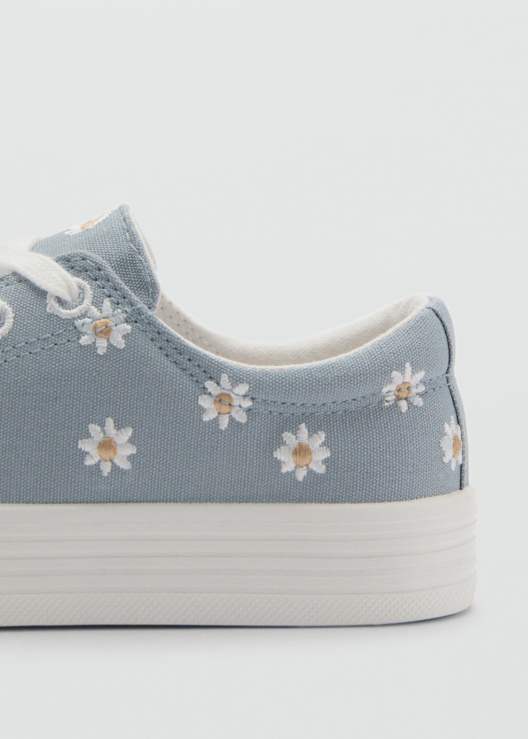 Deportivas bordadas flores - Detalle del artículo 2