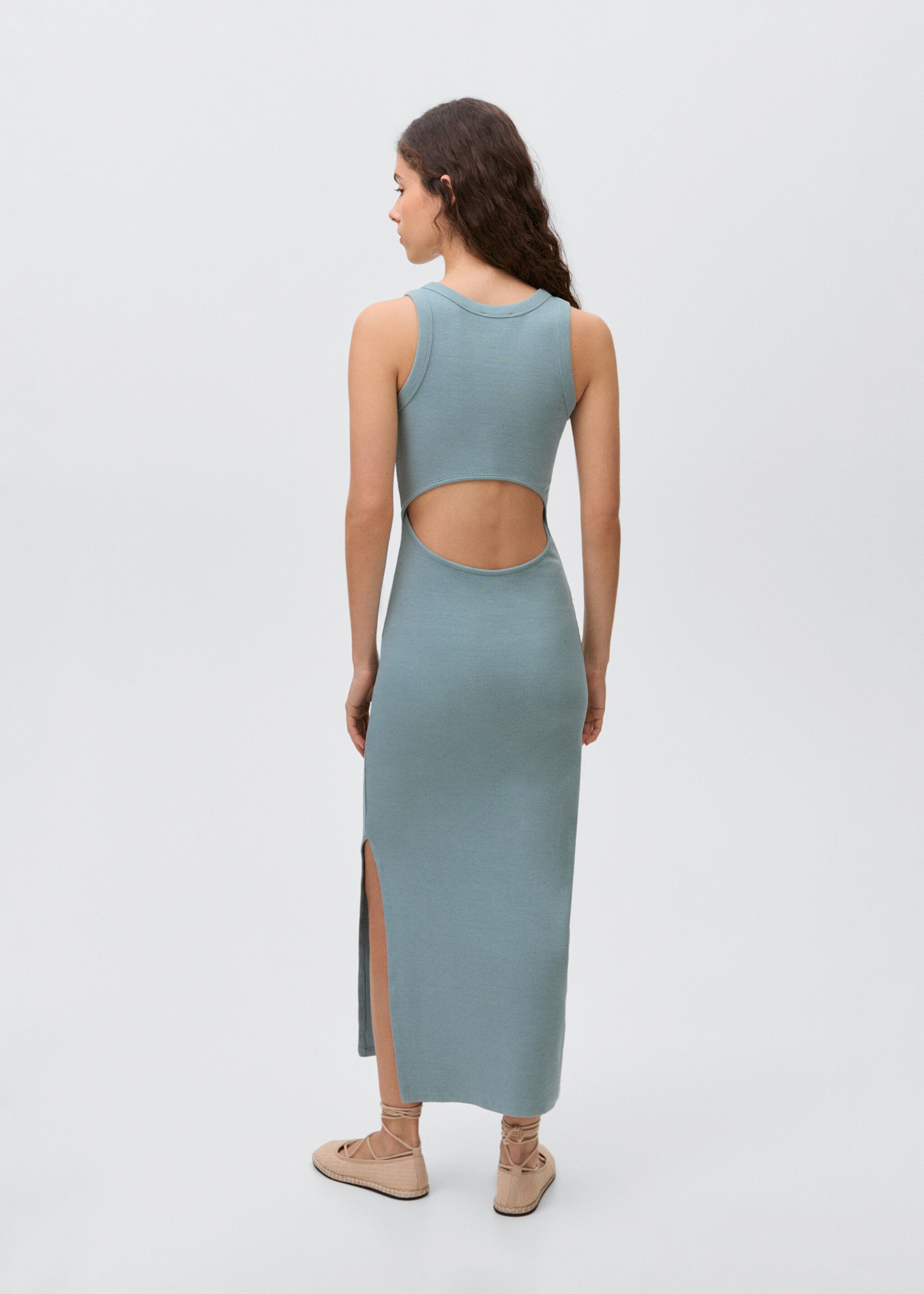 Vestido abertura espalda - Reverso del artículo