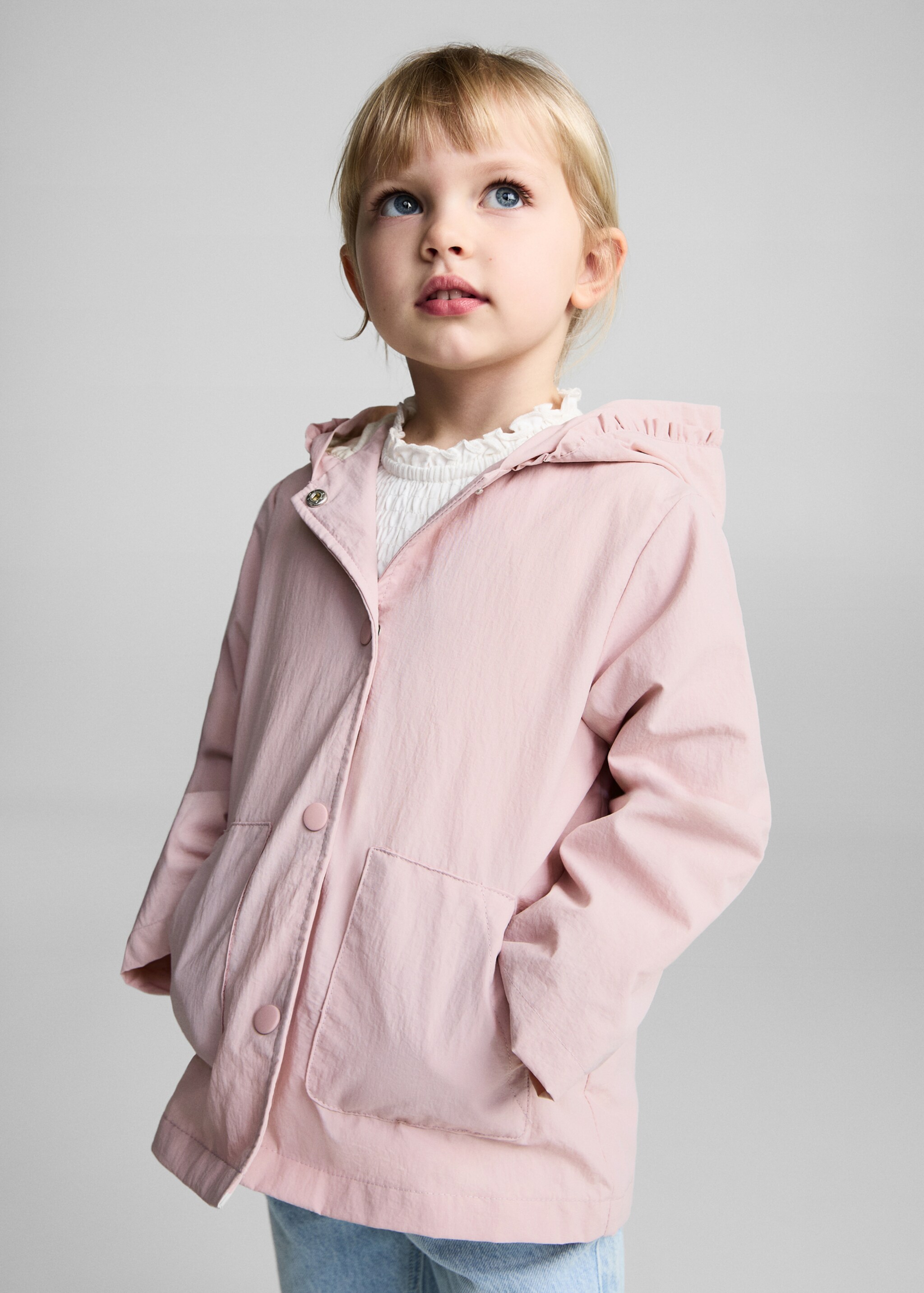 Chaqueta impermeable capucha - Plano medio