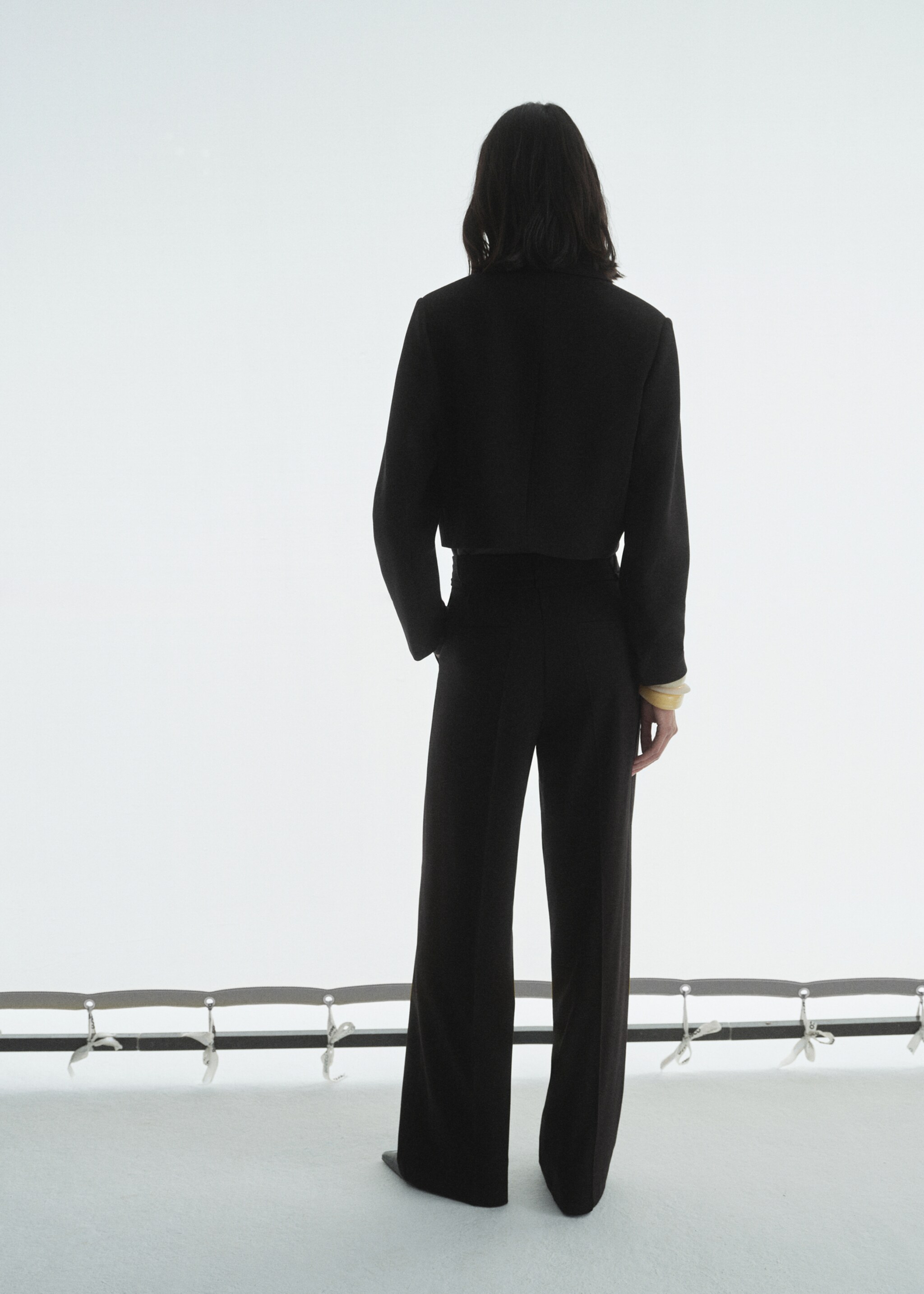 Suit jacket with lapels - Reverse of the article