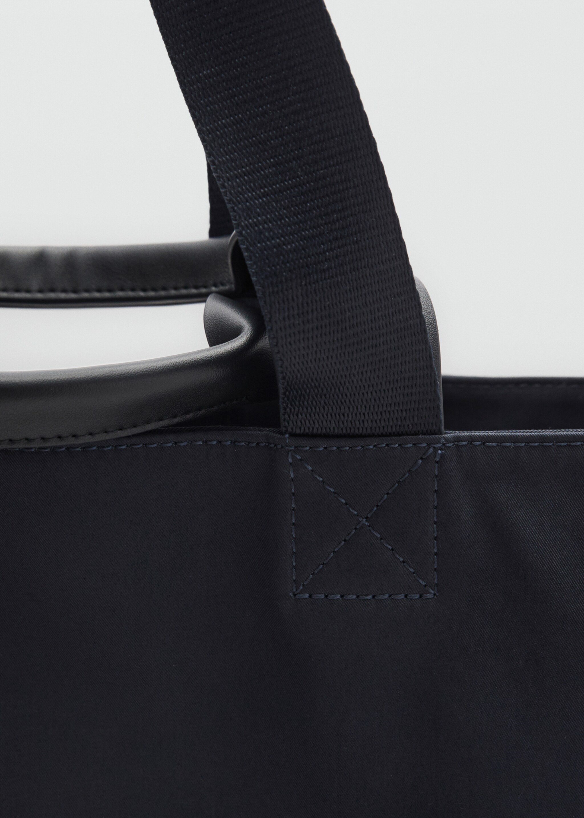 Cotton tote bag with pockets - Details of the article 2