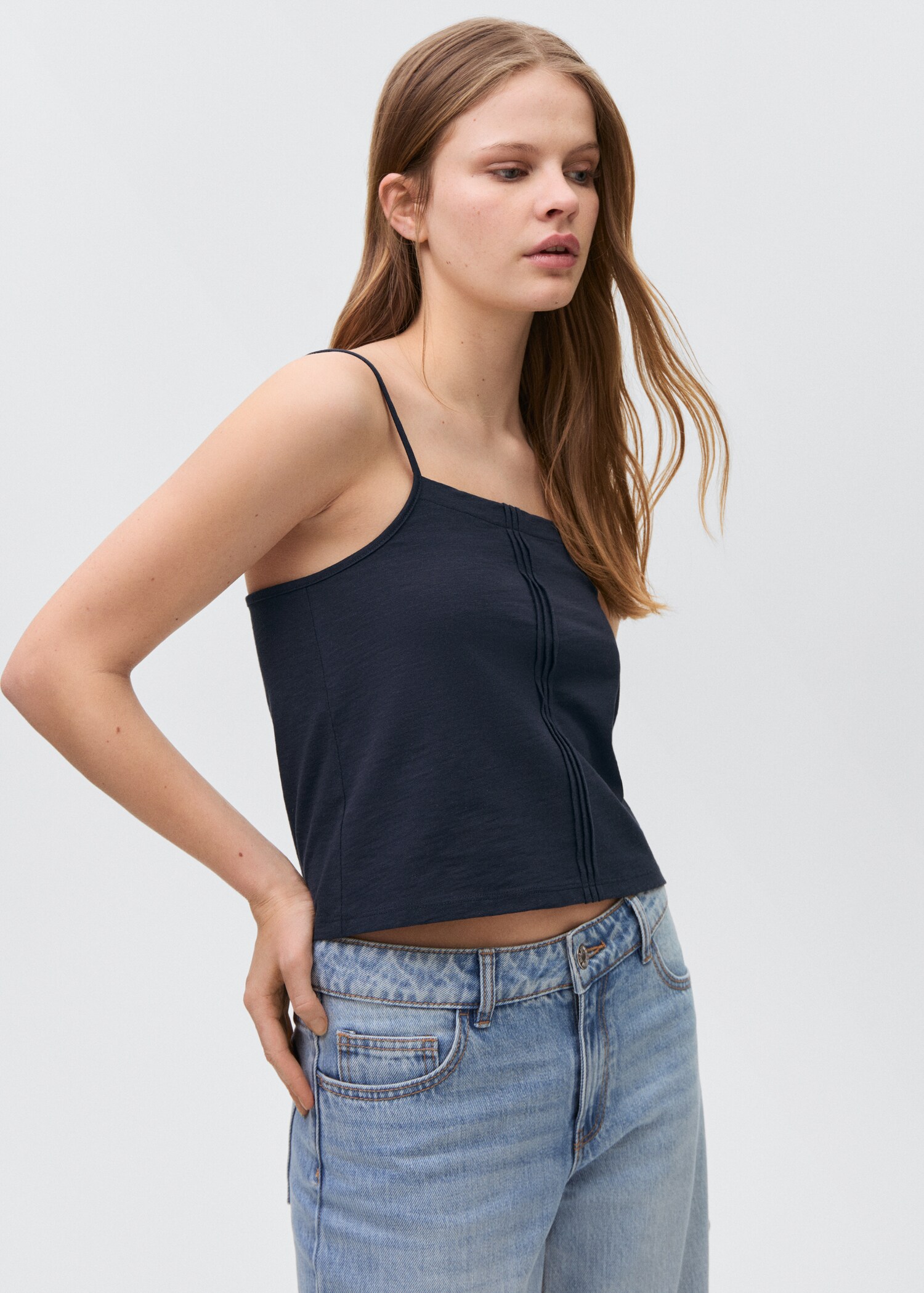 Top detalle pliegues - Plano medio