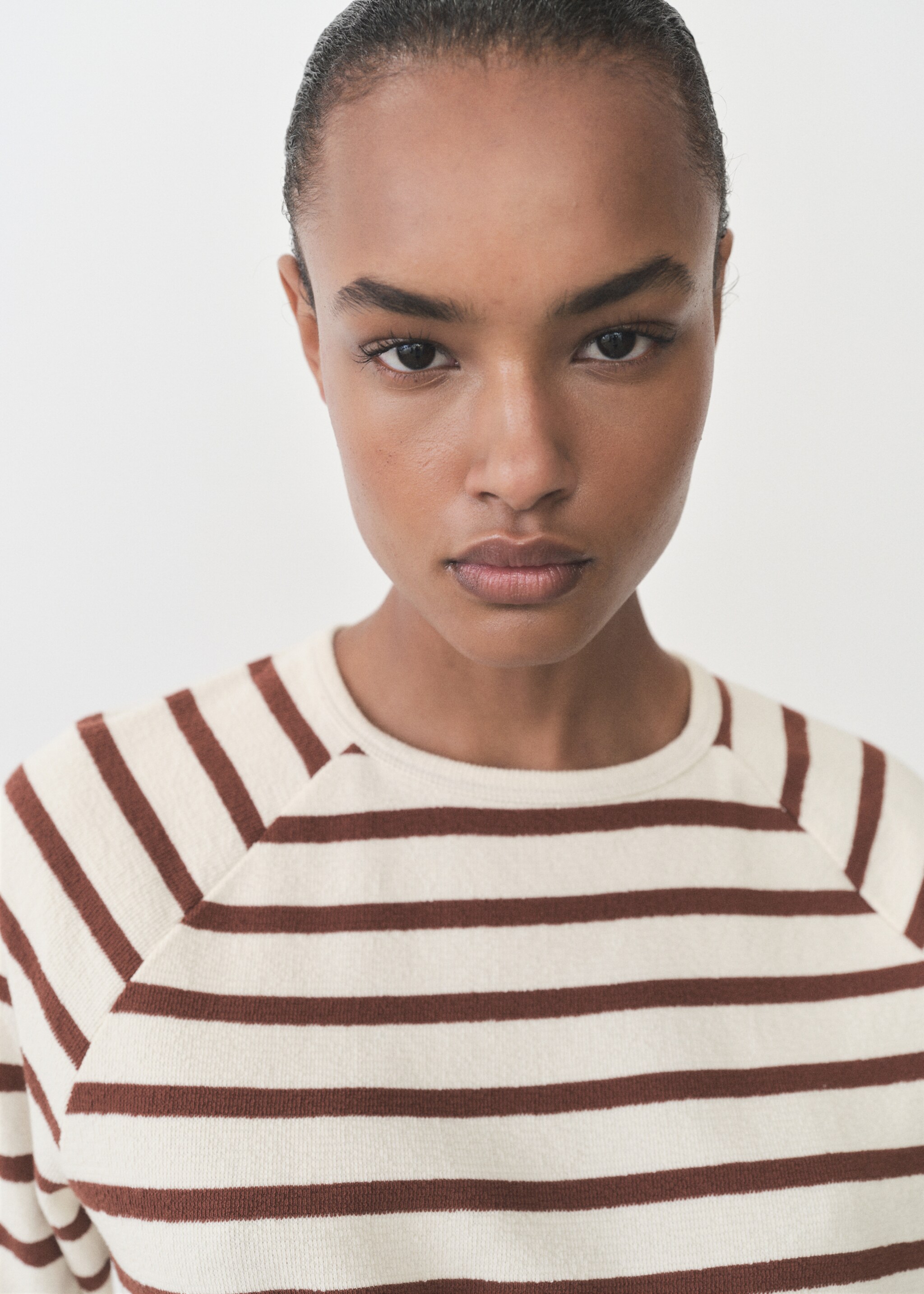 Striped round-neck sweatshirt - Details of the article 1