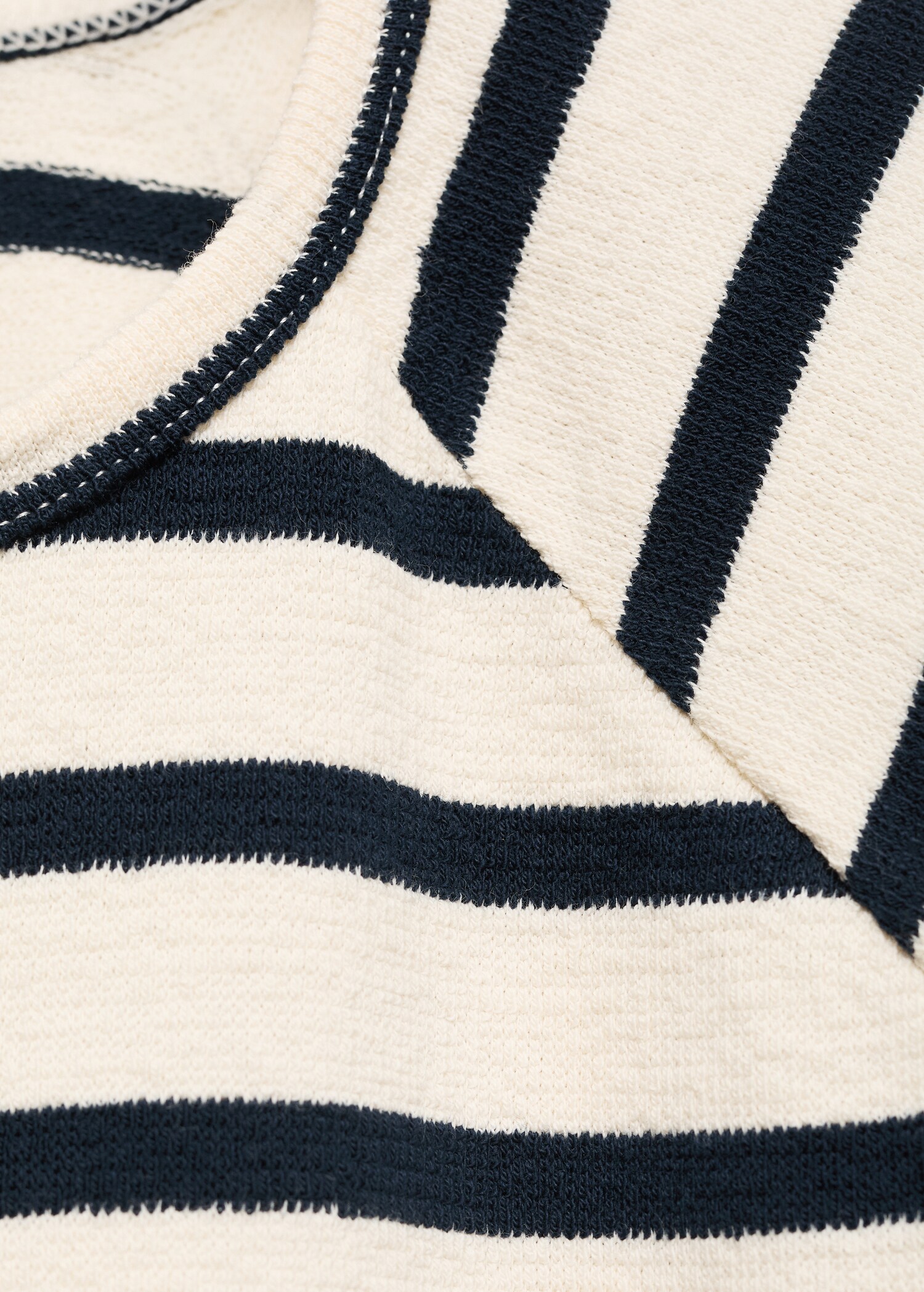 Striped round-neck sweatshirt - Details of the article 8