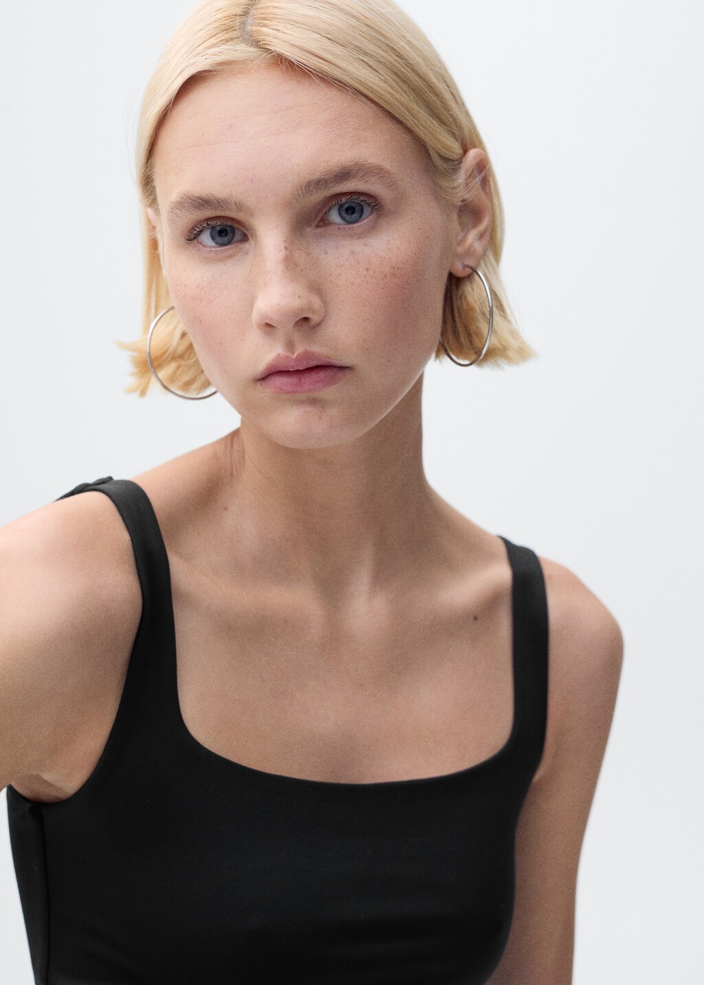 Sleeveless fitted bodysuit - image 4