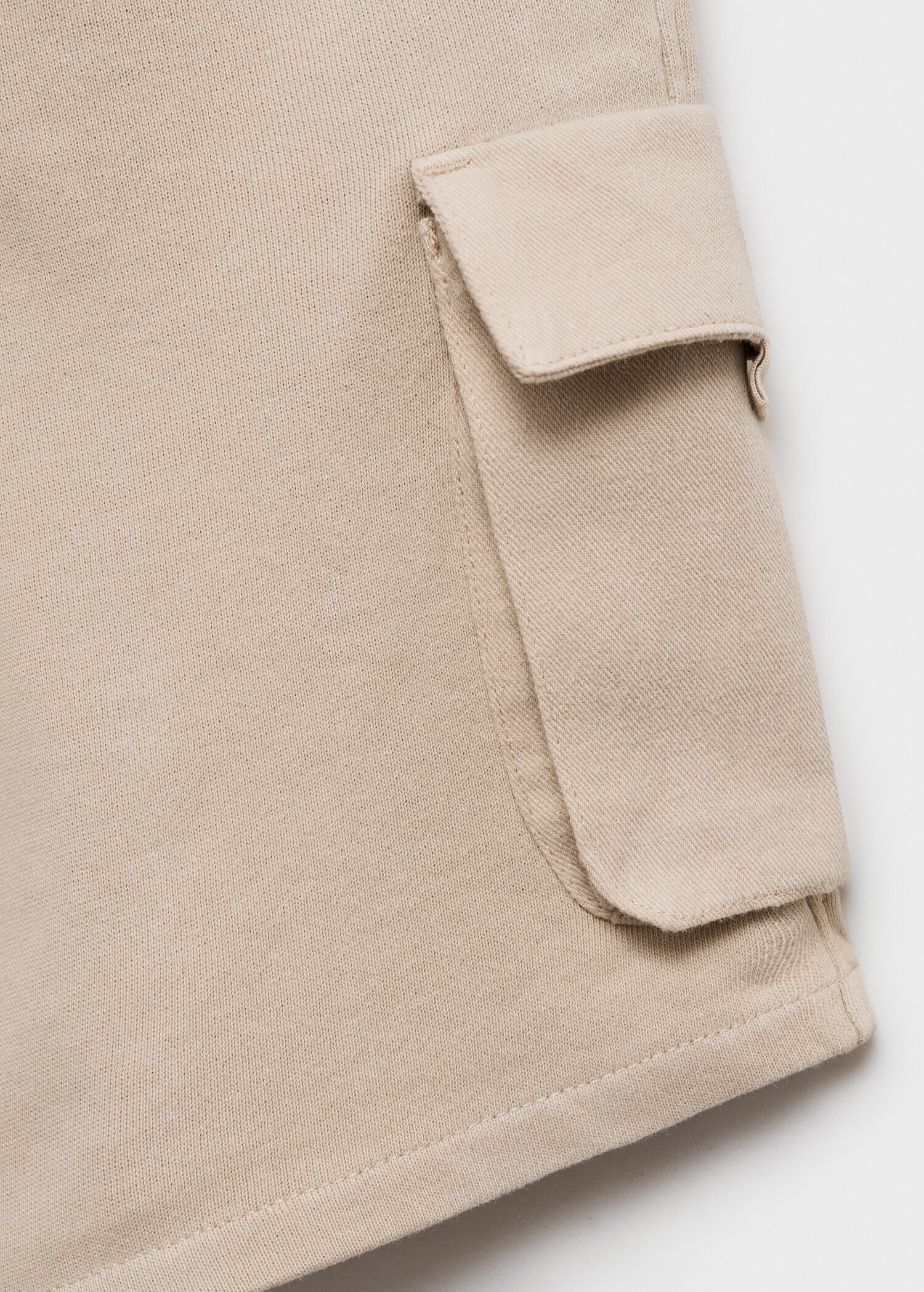 Drawstring cargo Bermuda shorts - Details of the article 0