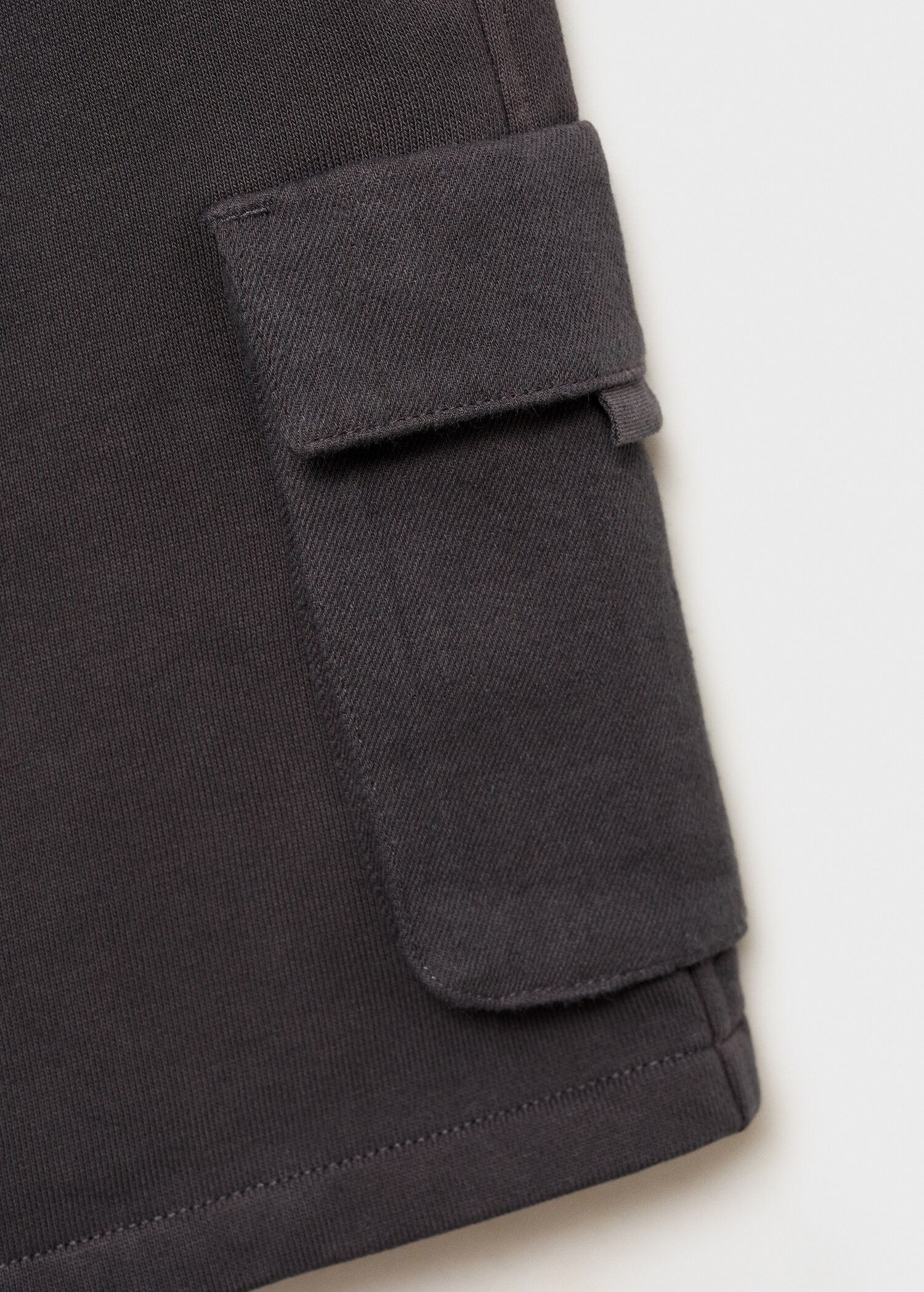 Drawstring cargo Bermuda shorts - Details of the article 0