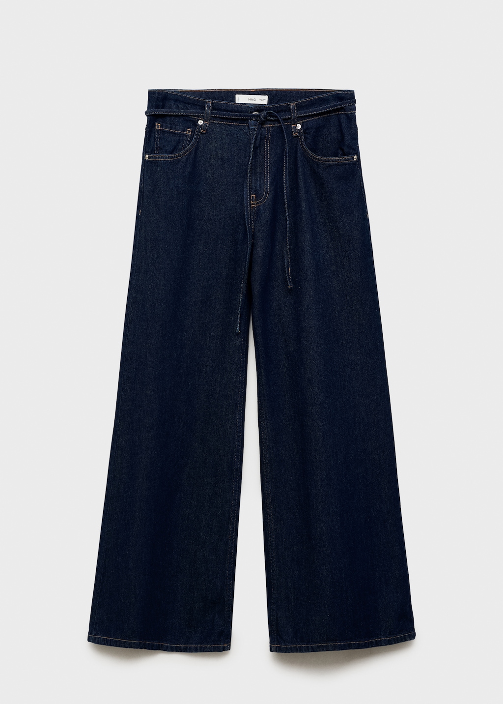 Low-rise wide leg jeans with belt