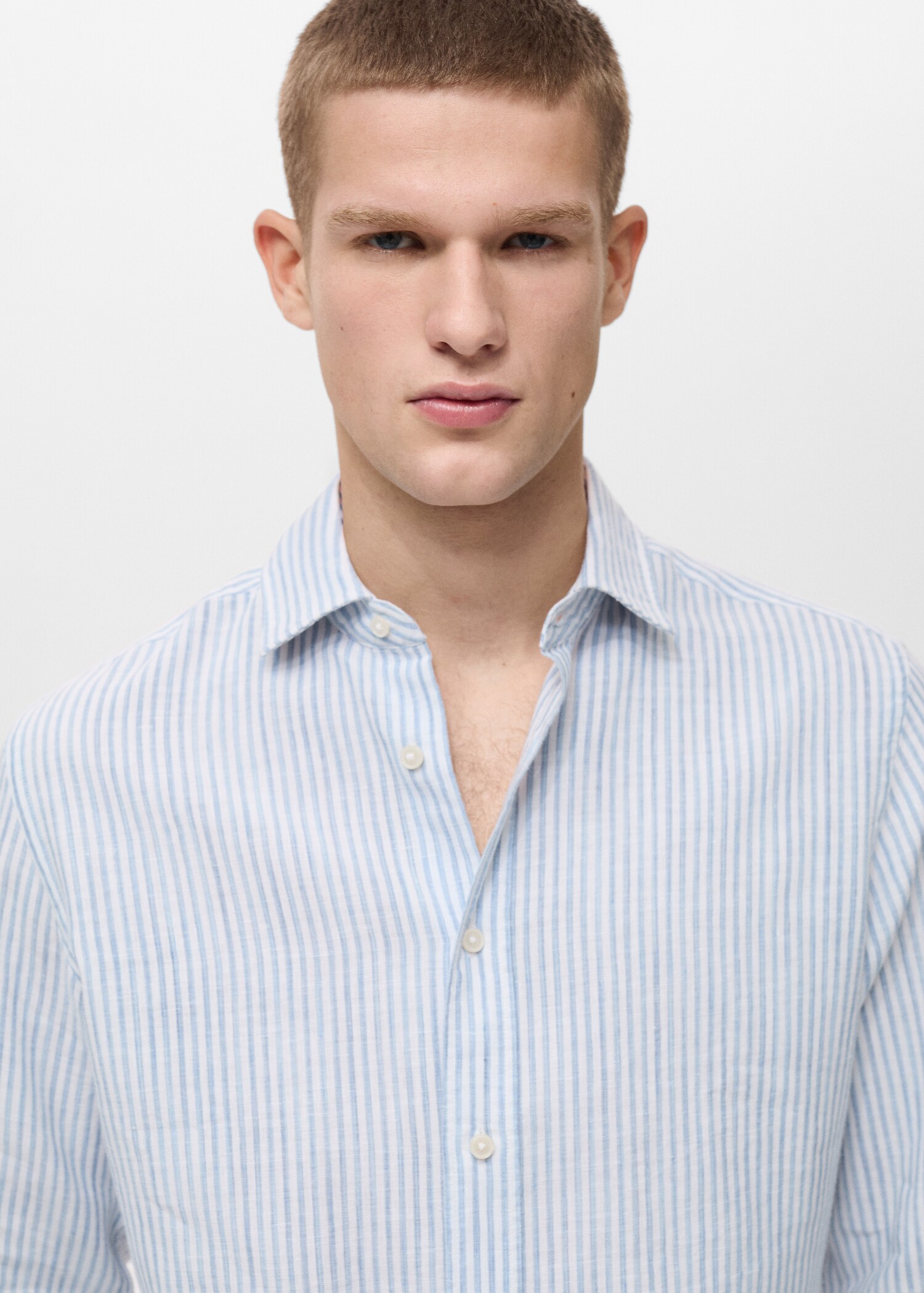 Regular fit striped linen shirt - Details of the article 1