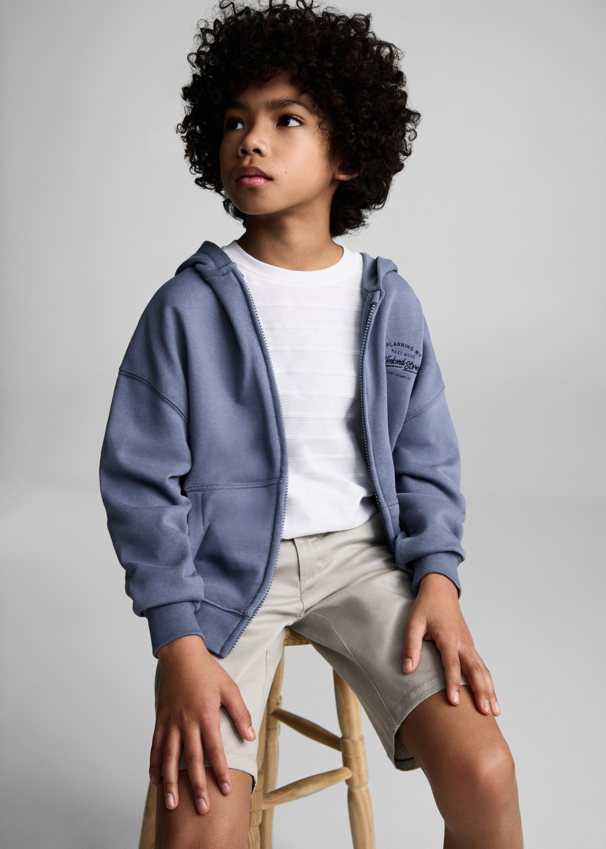 Sweatshirt with open hood - Details of the article 2