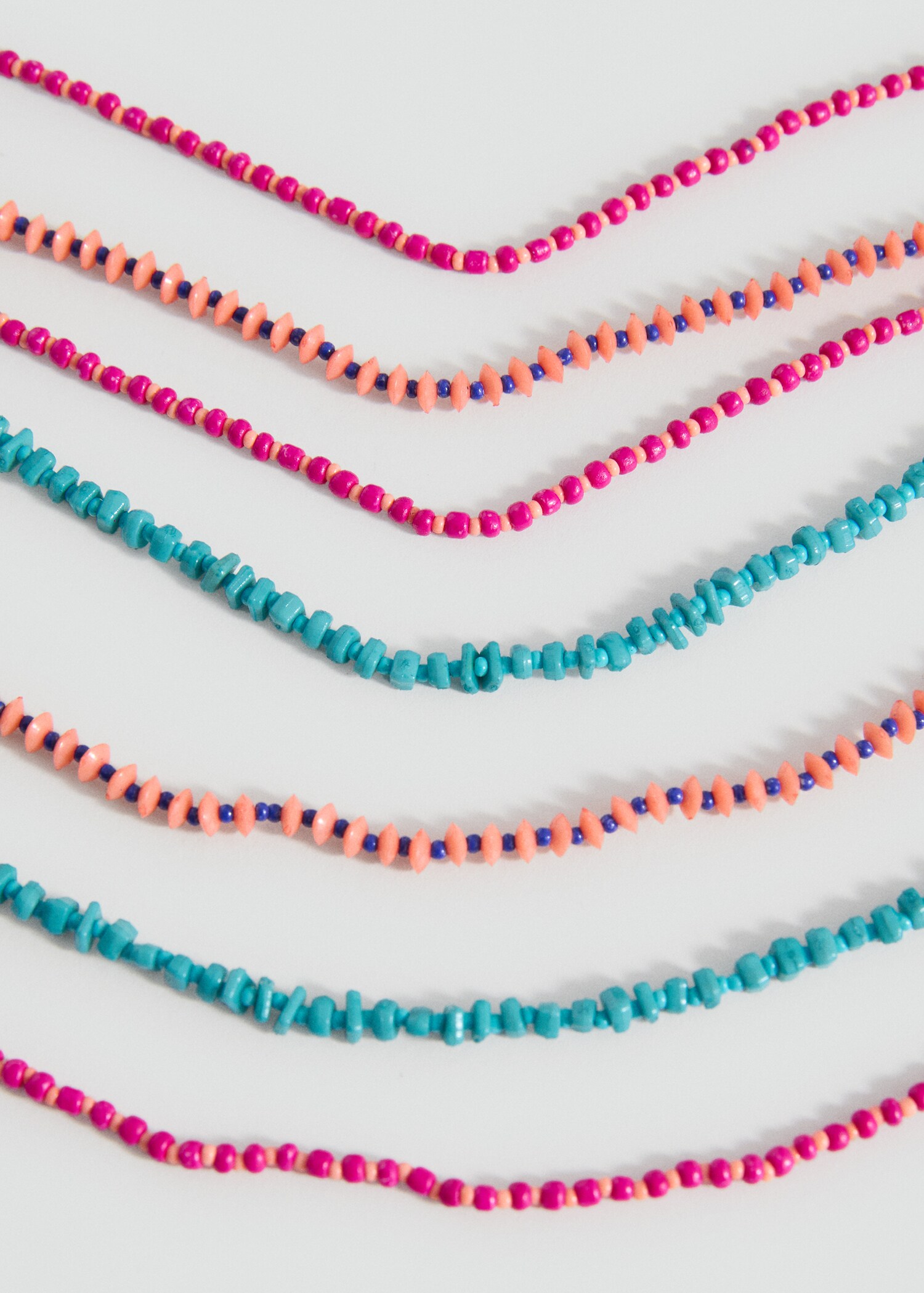 Collier multiple pendentif - Plan moyen