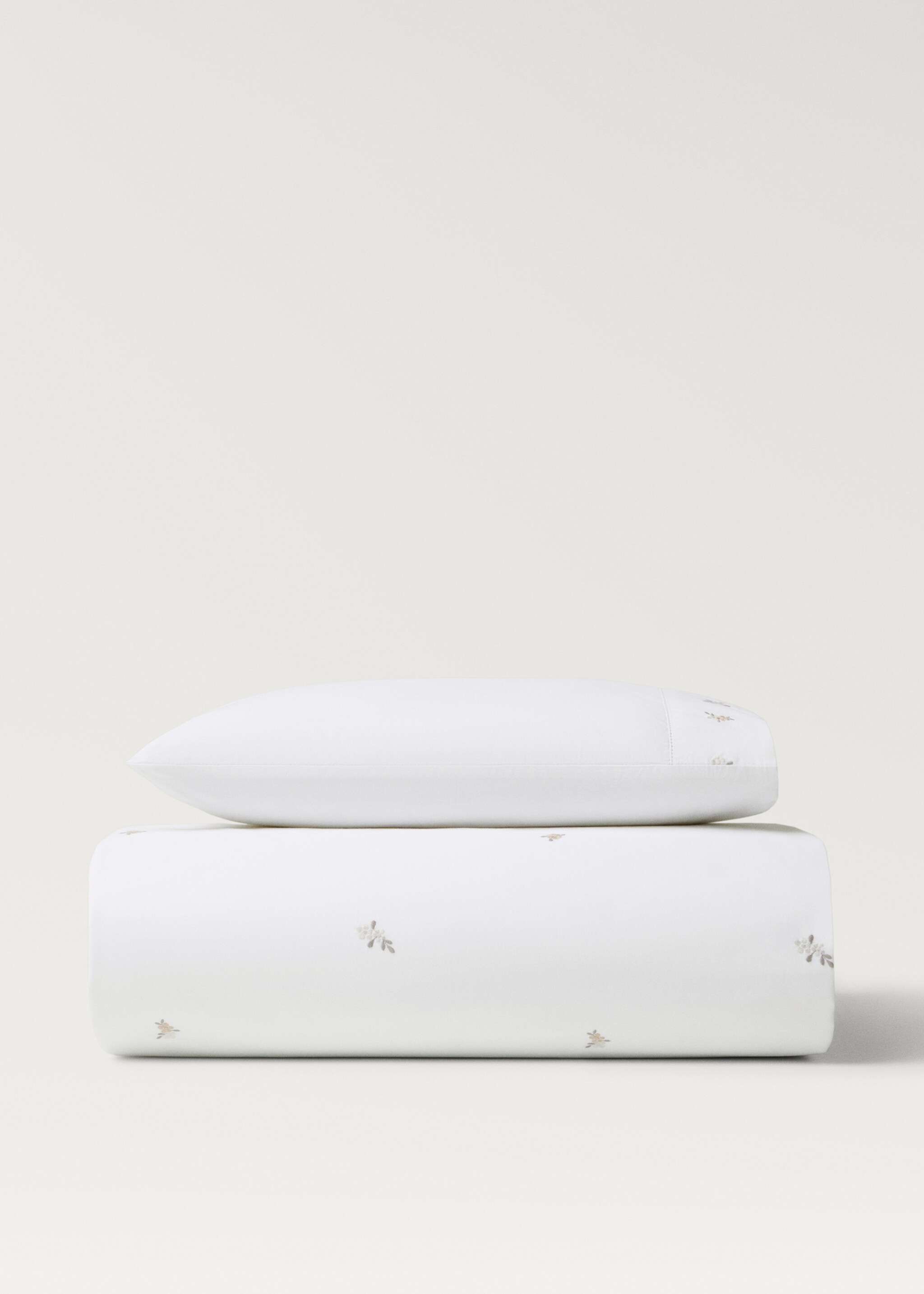 Mini-cot topper and pillow set with embroidered flower - Article without model
