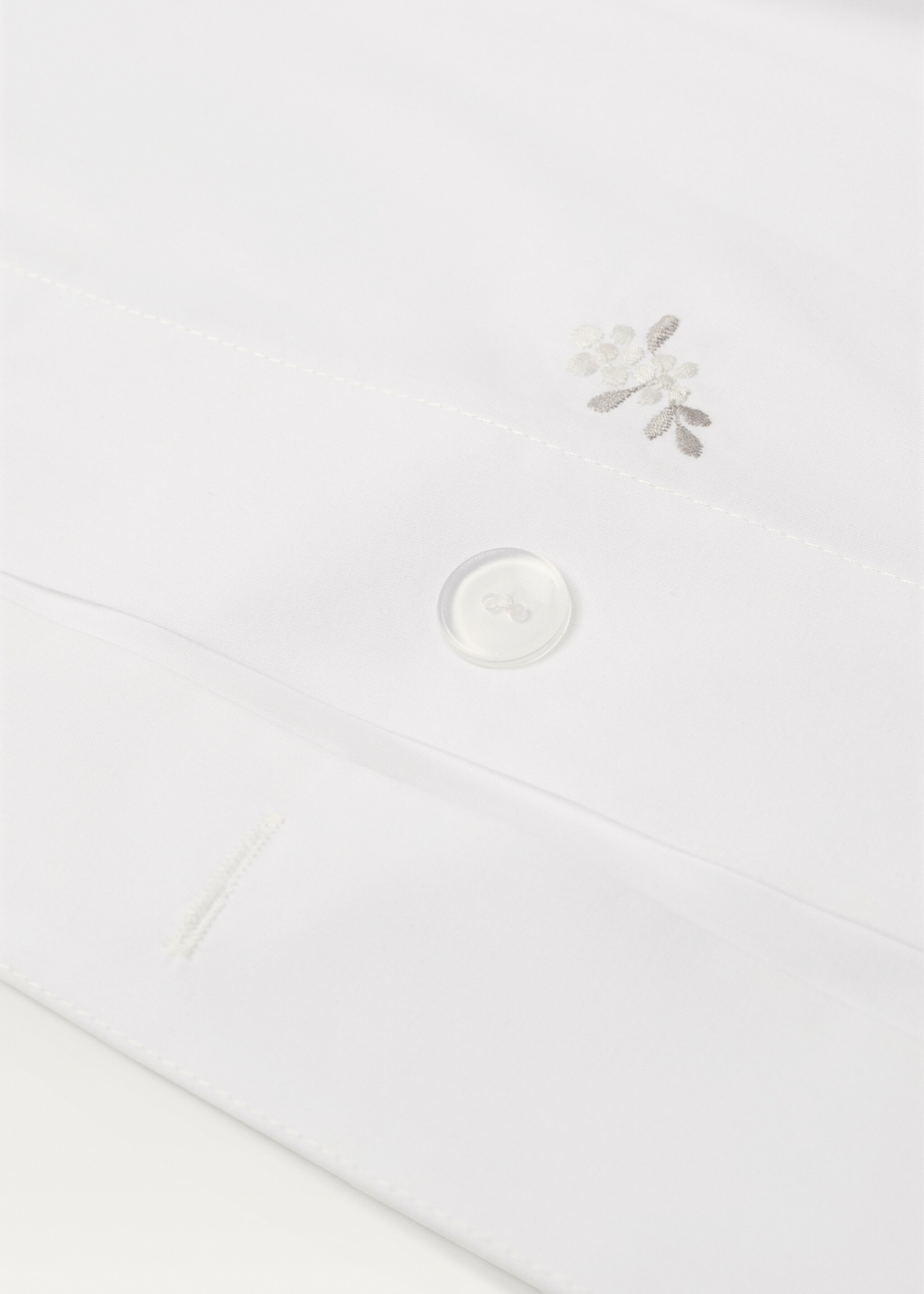 Mini-cot topper and pillow set with embroidered flower - Details of the article 3