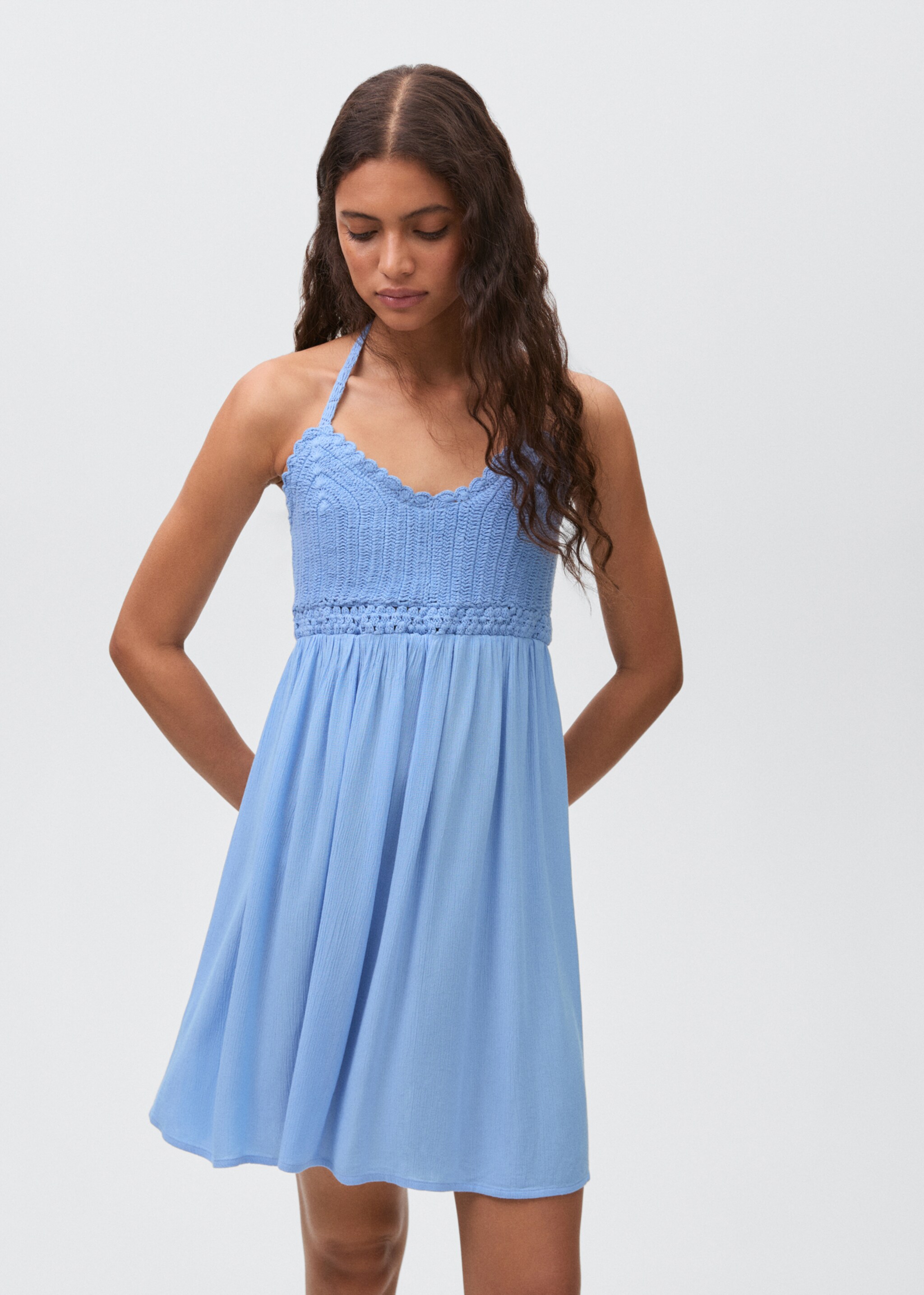 Kurzes Häkelkleid - Mittlere Ansicht