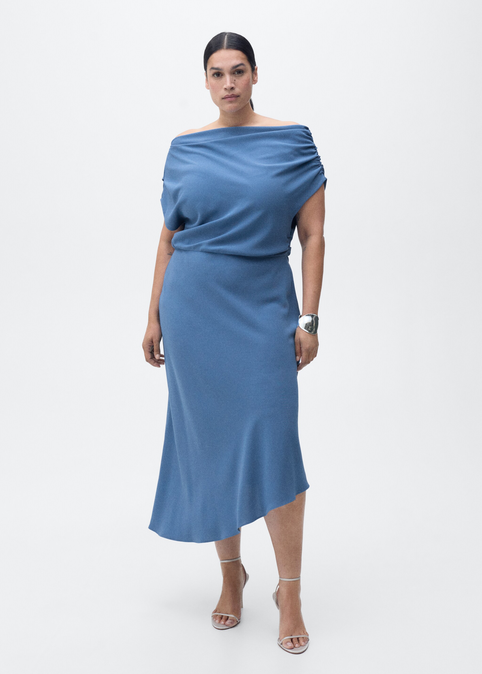 Asymmetrical-neck midi-dress - Details of the article 3